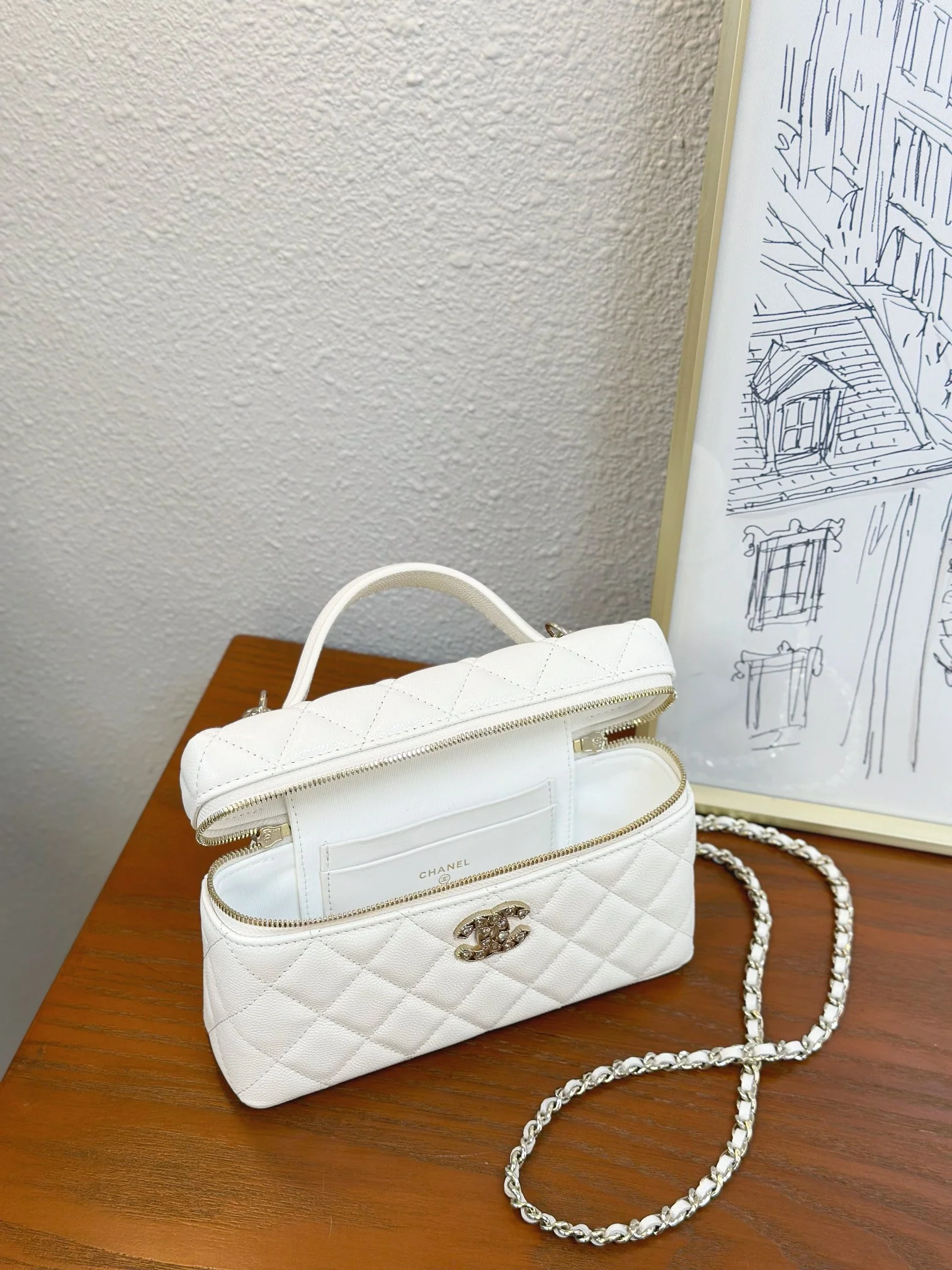 Сумочка Chanel 25p Heart Diamond LP с цепочкой - белая