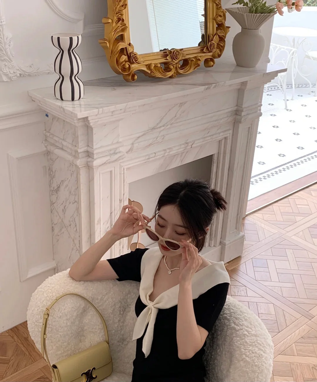 Кожаная сумка через плечо Celine Triomphe - желтая