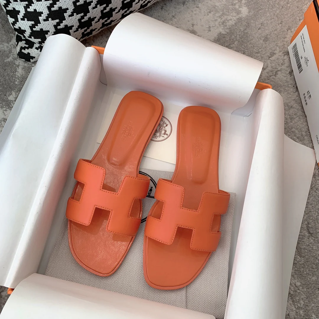 Новинка весны 2022 года от Hermes - плоские тапочки H.