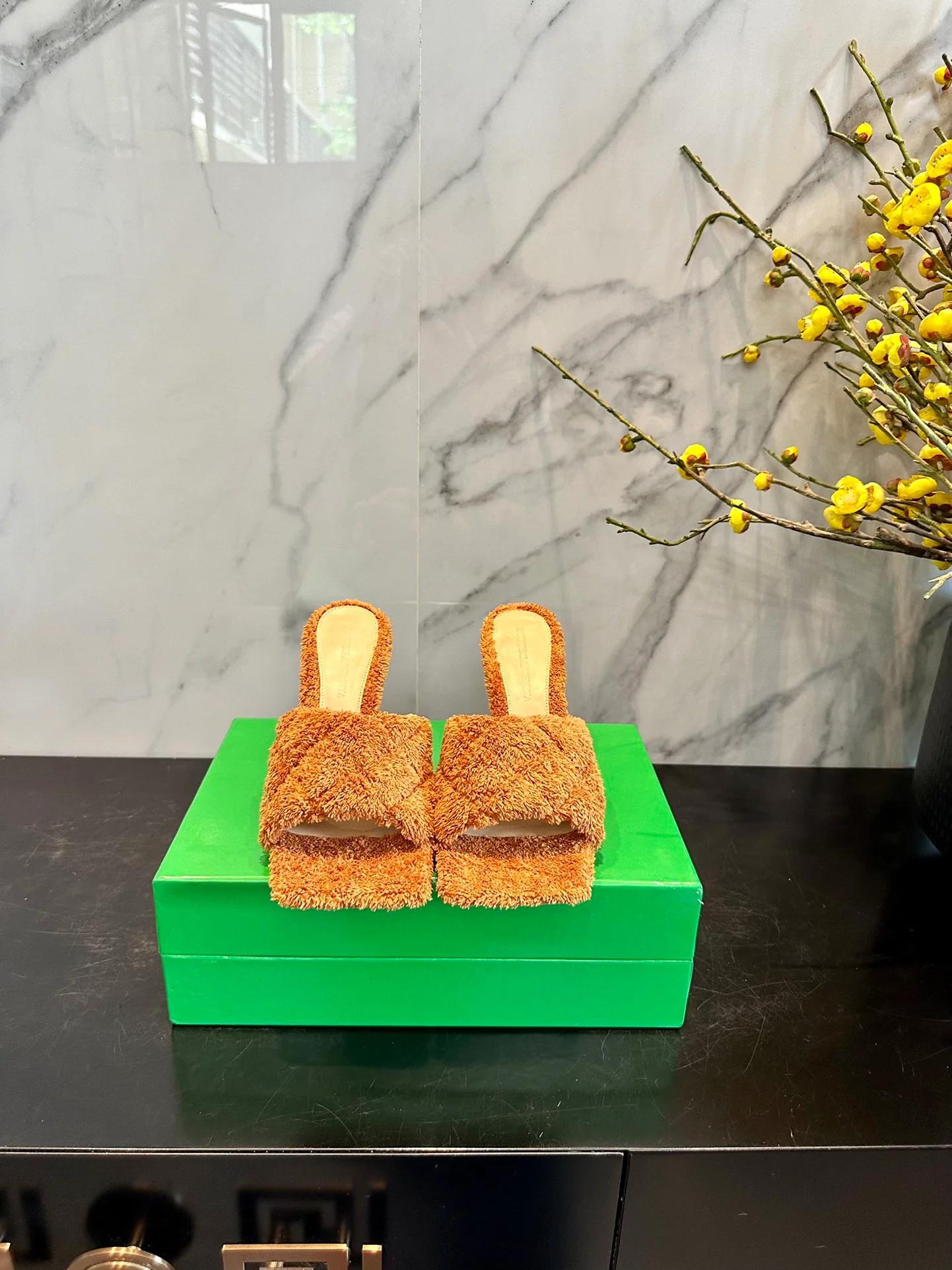 Новинка 2023 года от BV - Мягкие тапочки на высоком каблуке - Карамельный цвет