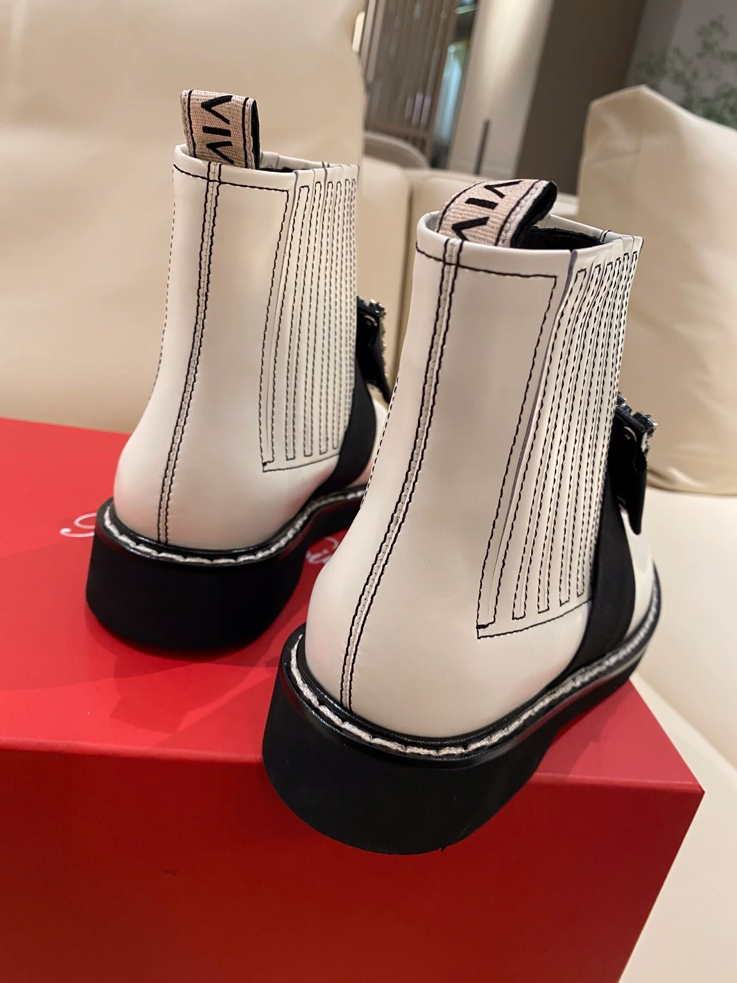 Ботильоны из кожи с квадратной пряжкой из коллекции RV осень/зима 2021