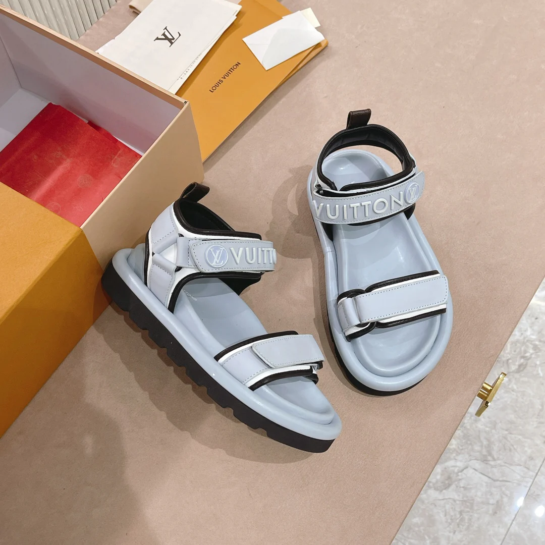 LV - Светло-голубые сандалии