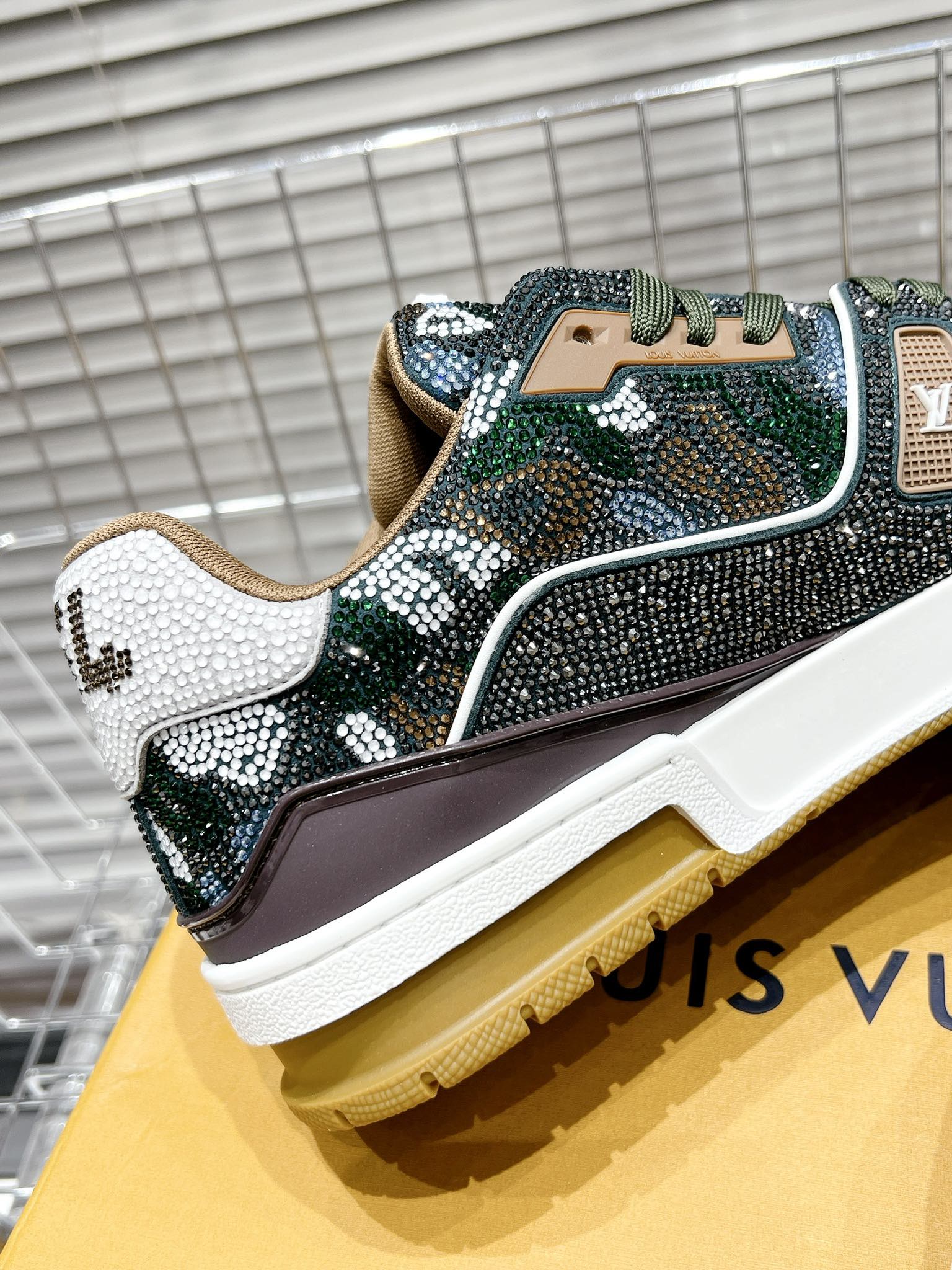 Кроссовки LV Trainer - Скейтбордистские кроссовки - Глянцевые с узором, черные - Унисекс