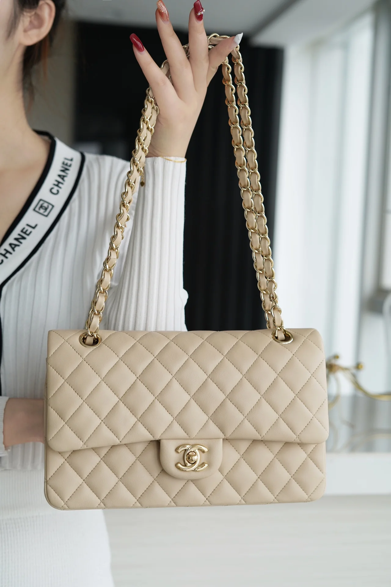 Сумка Chanel CF Medium - 25 см - из абрикосовой овечьей кожи с пряжкой из светлого золота - CF25