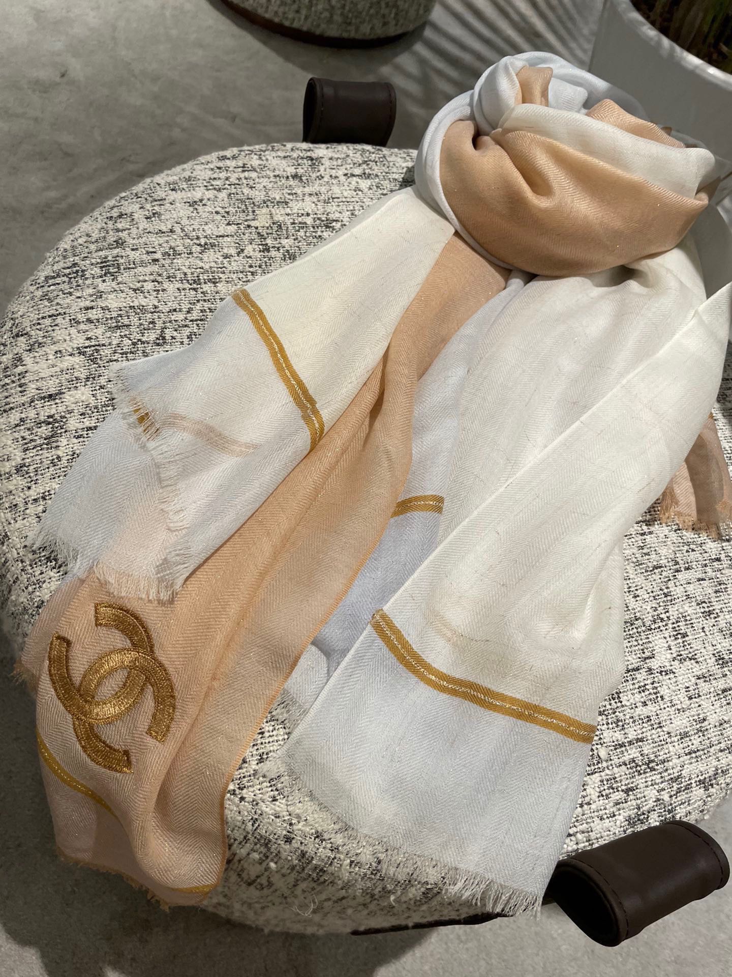 Chanel - Мягкий однотонный шарф - 105-180 см - Абрикосовый