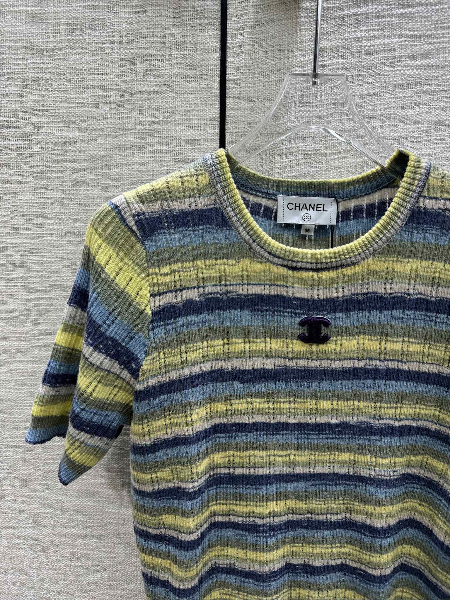 Chanel 2403 - Вязаная футболка с коротким рукавом в полоску 