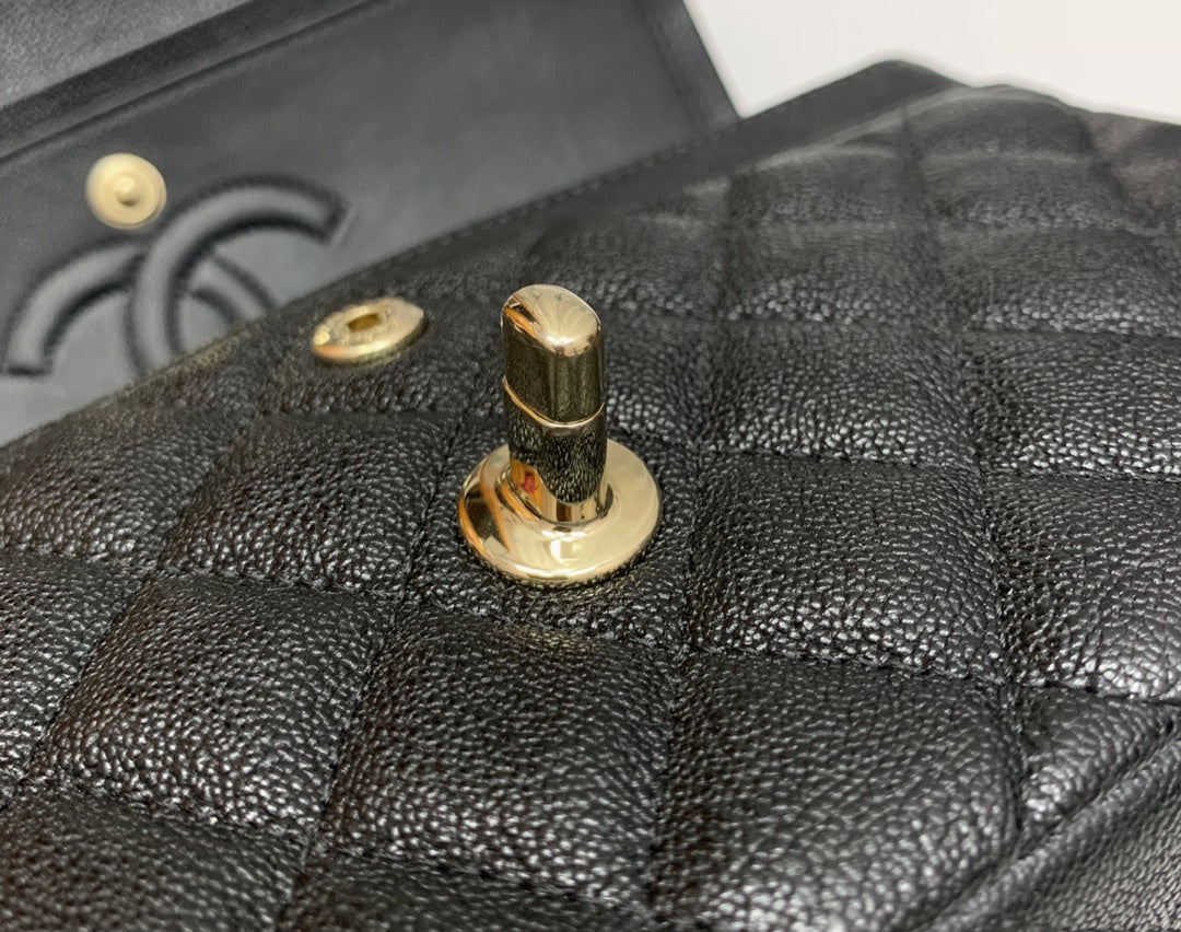 Сумка Chanel Sesame Pattern CF — черная с золотой фурнитурой — 23 см