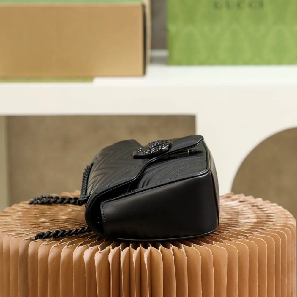 Сумка на цепочке из коллекции Gucci Marmont - Черная