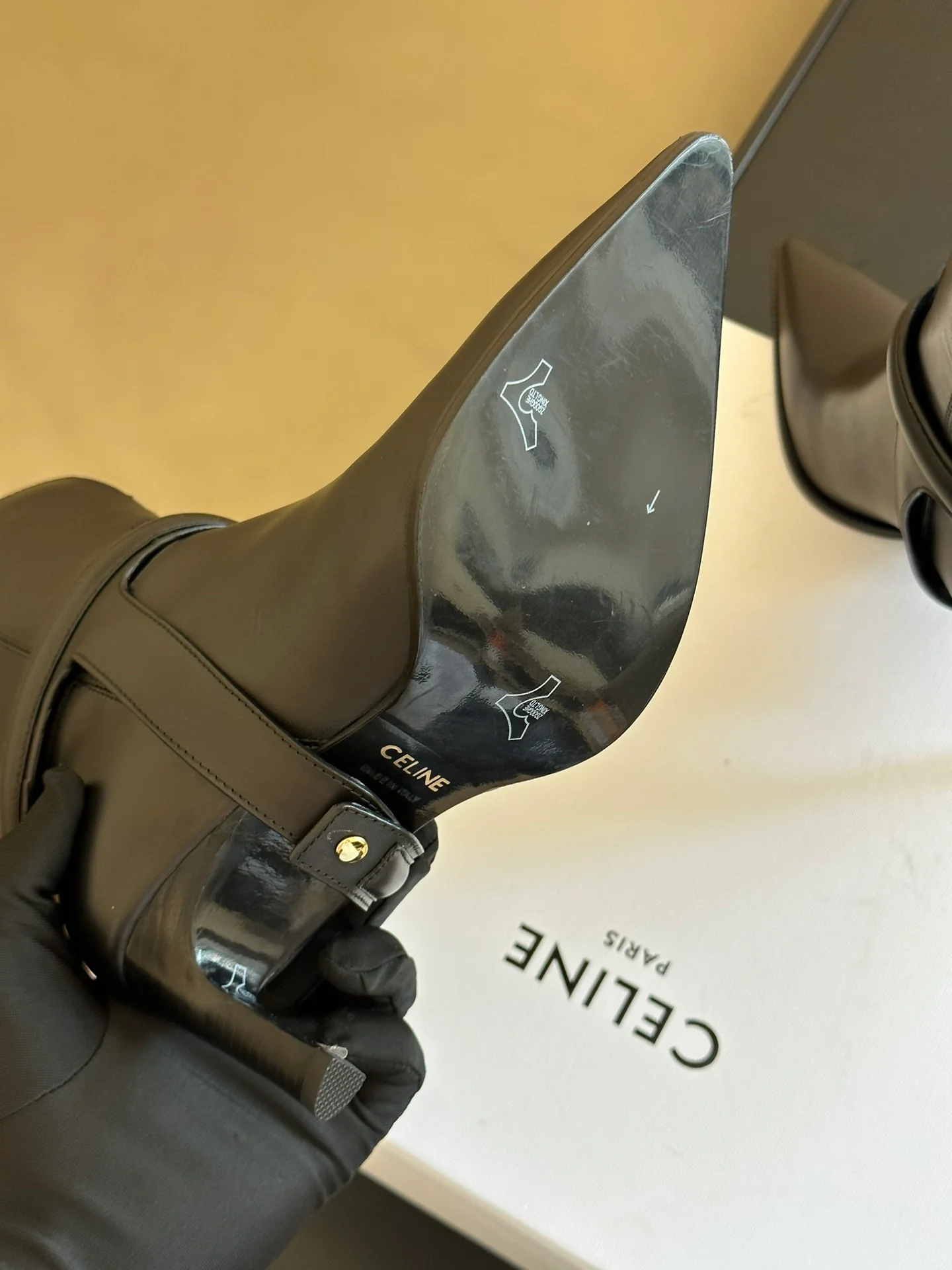 Новинка сезона осень/зима 2023 от Celine - Ботильоны на шпильке - Черные