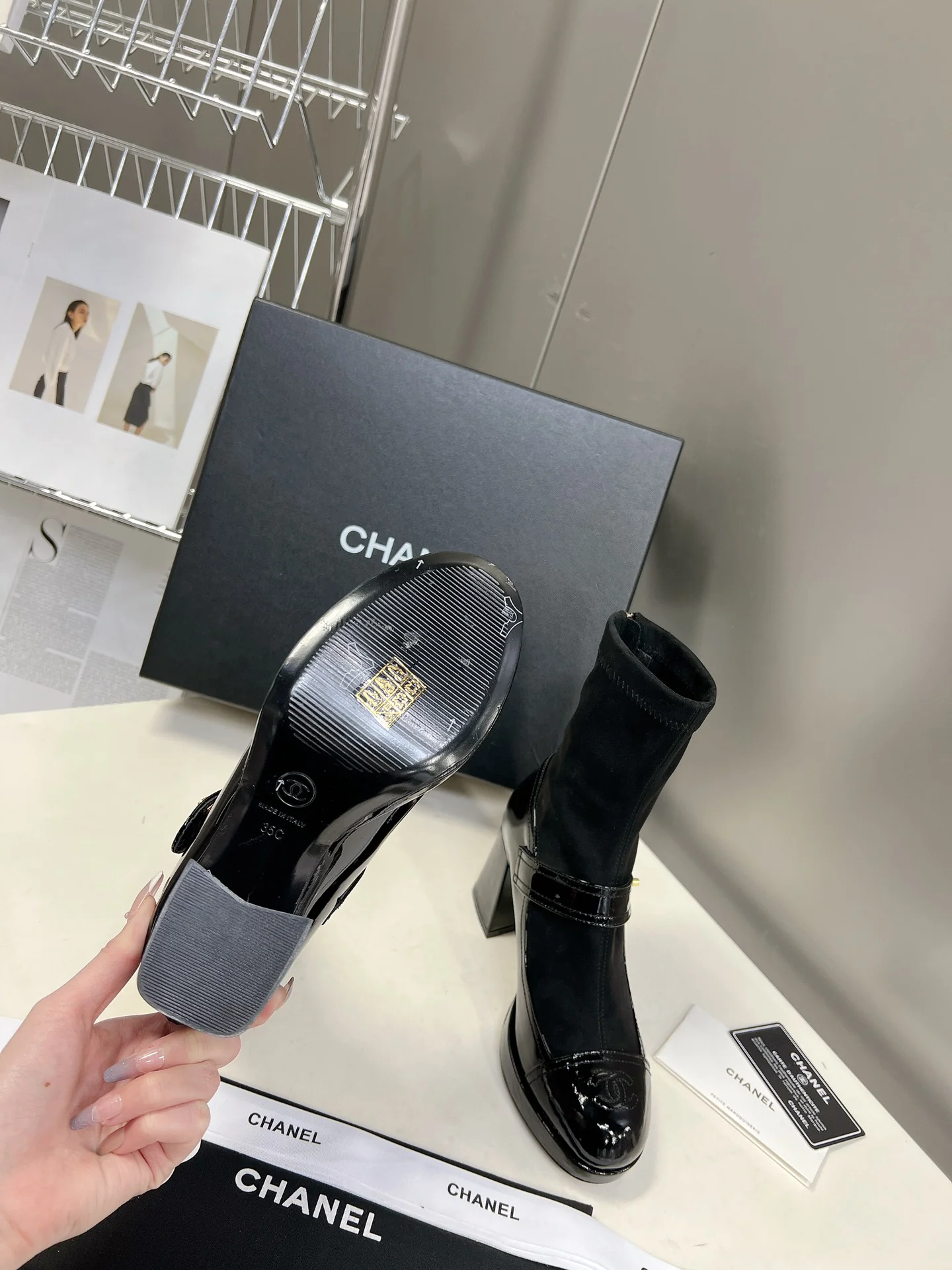 Chanel - Классические осенне-зимние повседневные ботинки - Черные