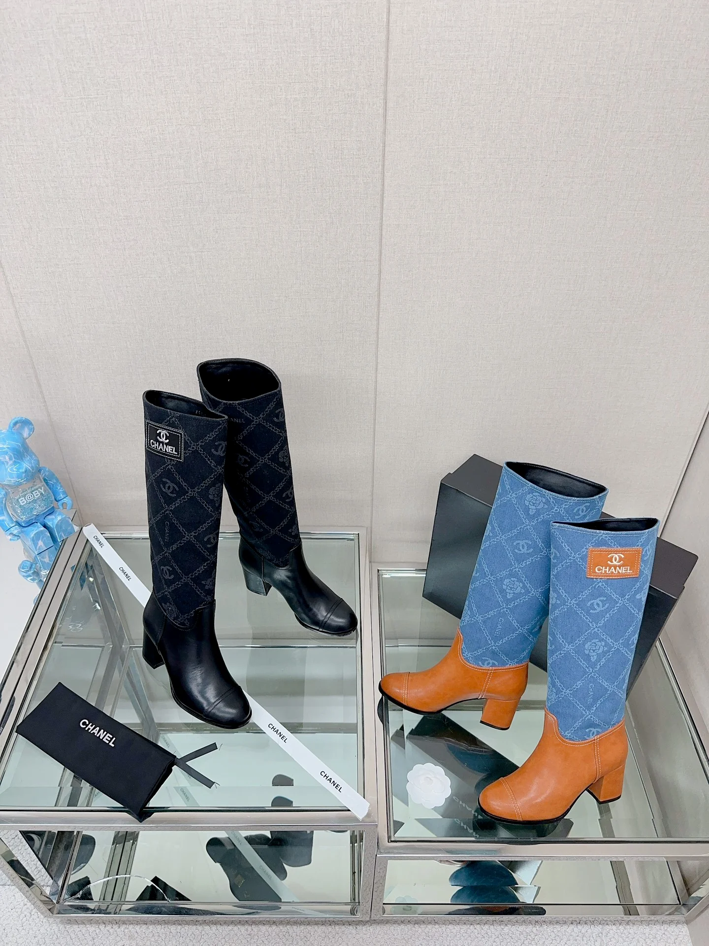 Новинка сезона осень/зима 2023 от Chanel - Ботинки на массивном каблуке - Черные