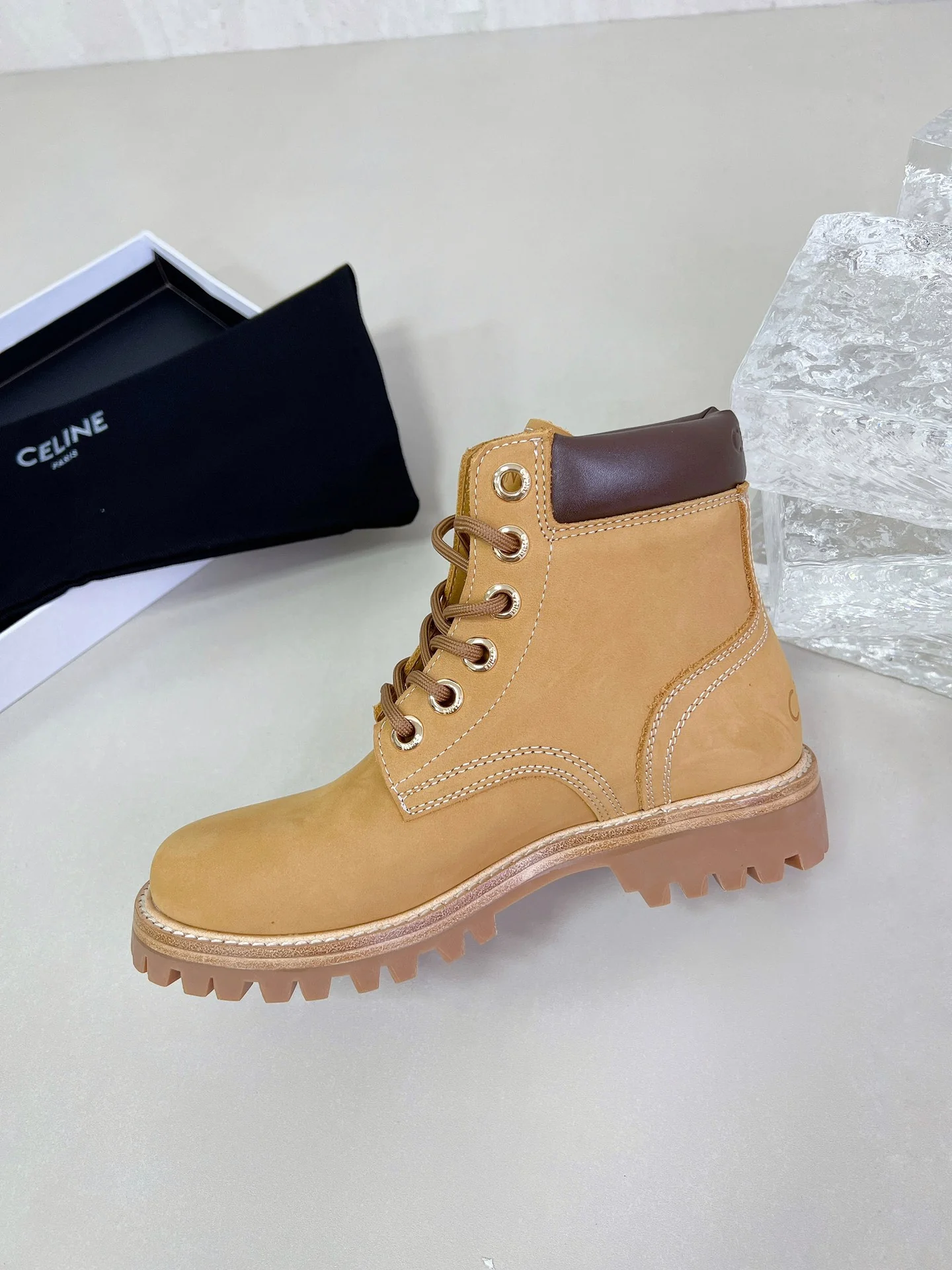 Ботинки Celine 22aw Classic Dr. Martens