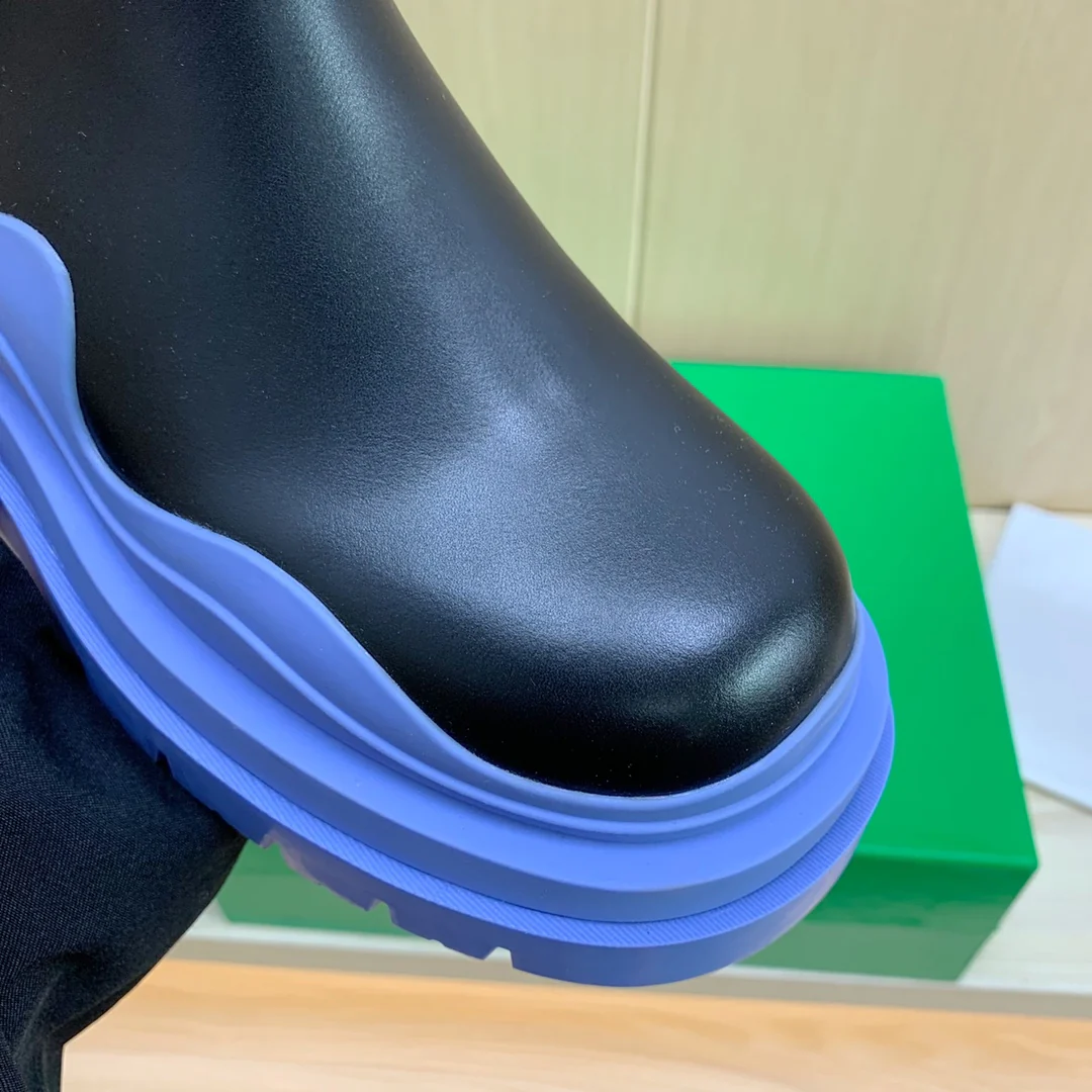 Новые короткие ботинки BV-22 осенне-зимней коллекции - синяя подошва