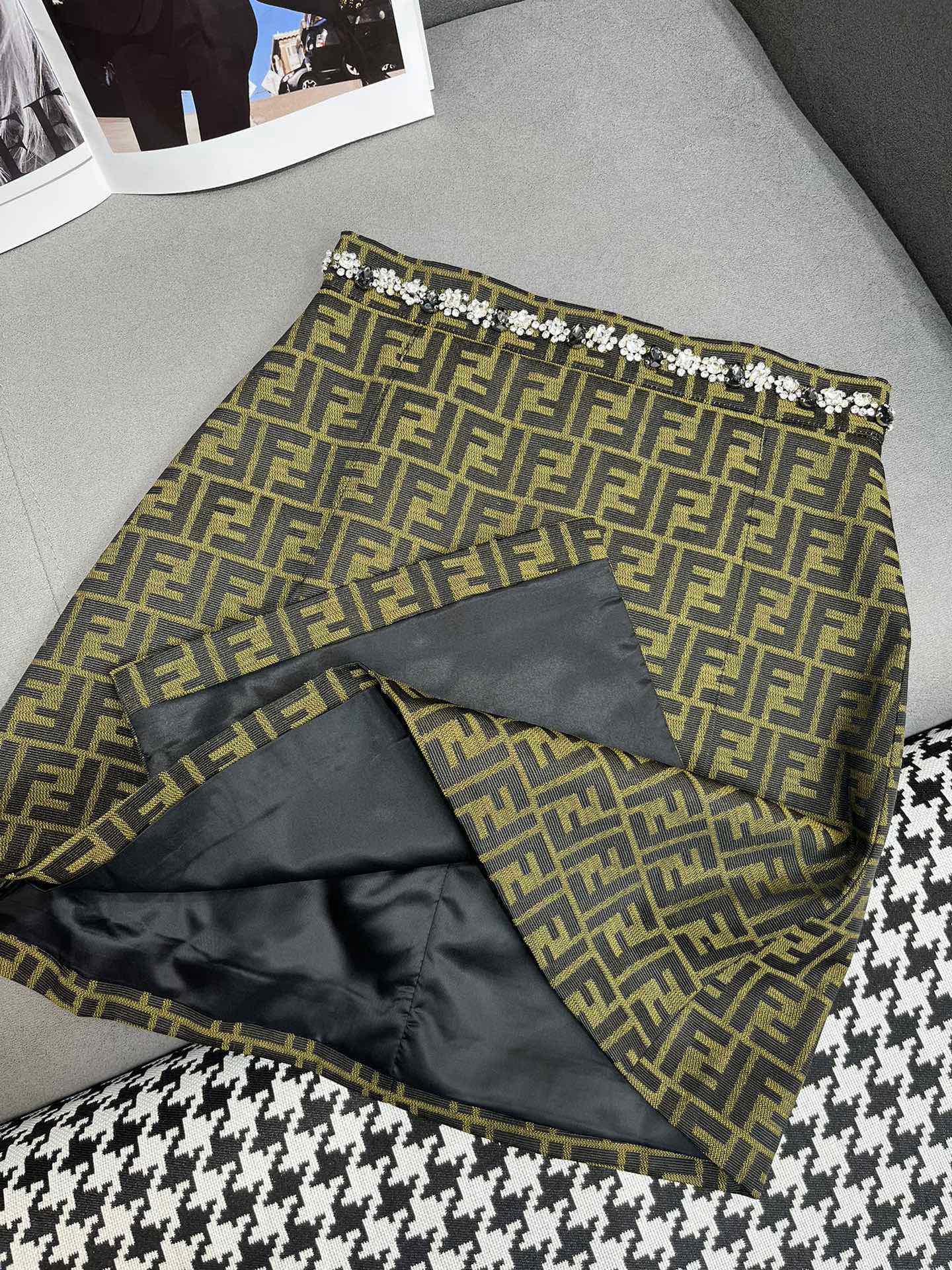 Fendi-2403-24ss Весенне-летний новый костюм: жакет и юбка