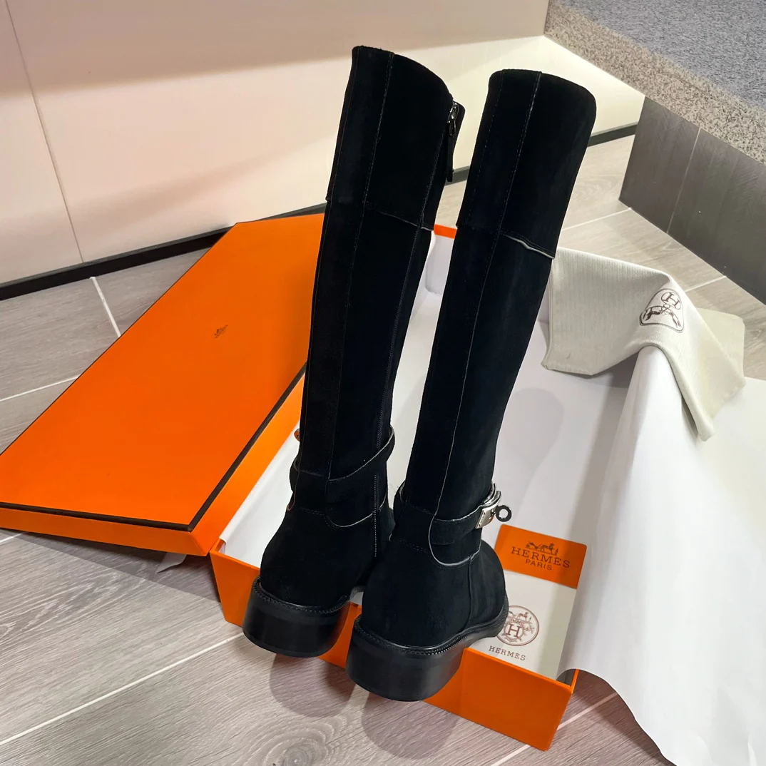 Новинка сезона осень/зима 2023 от Hermes - Ботинки Kelly Buckle Martin - Черные