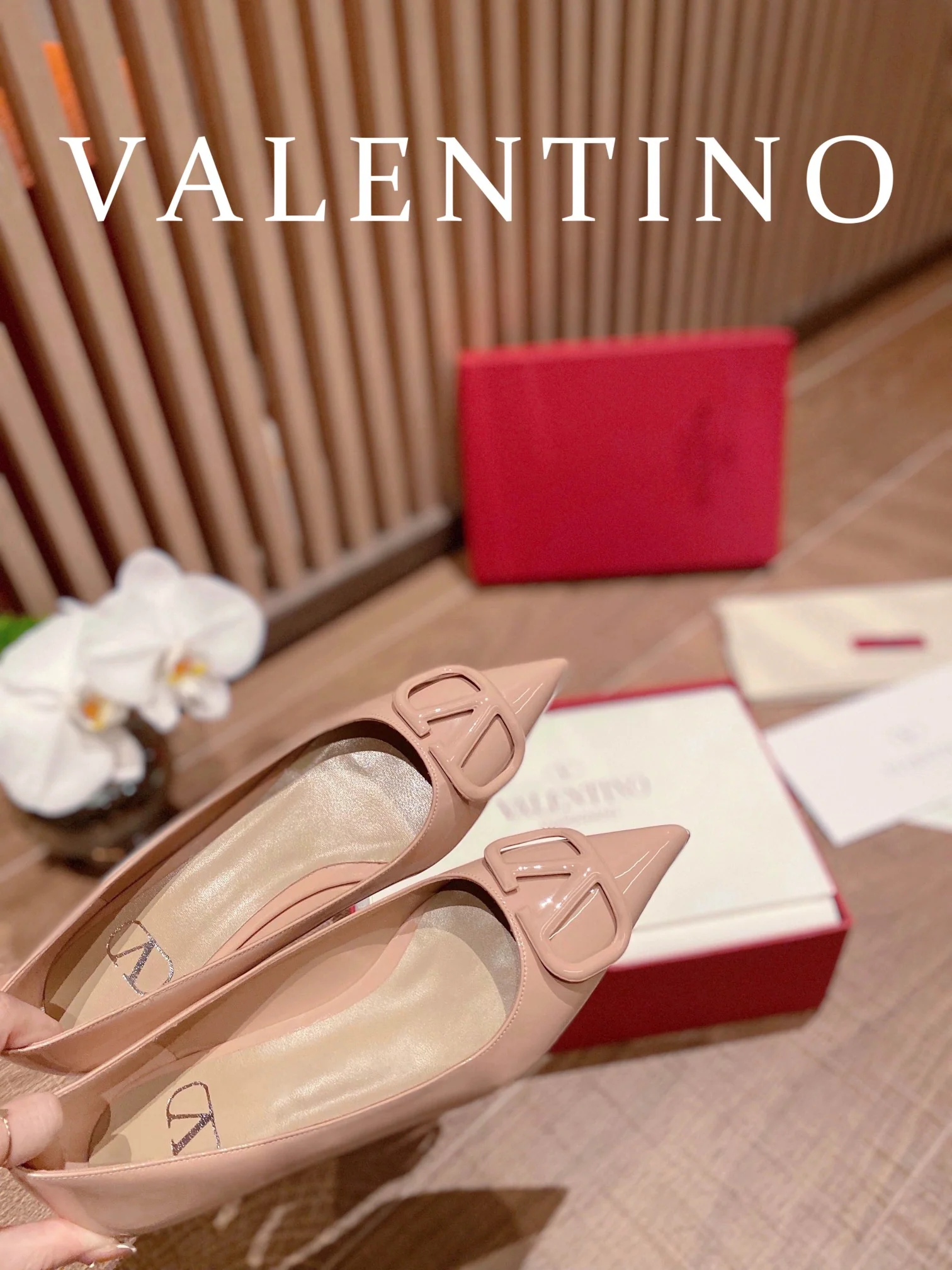 Valentino - Абрикосовые балетки с острым носком