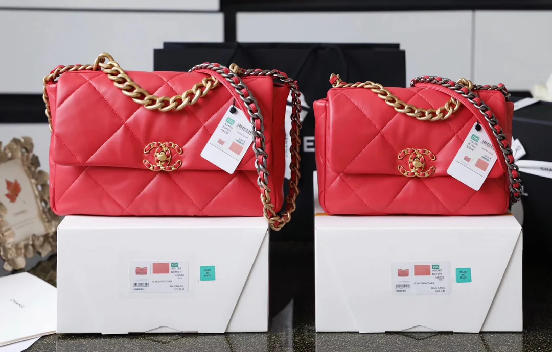 Сумка Chanel 19 - маленькая, кораллово-красная