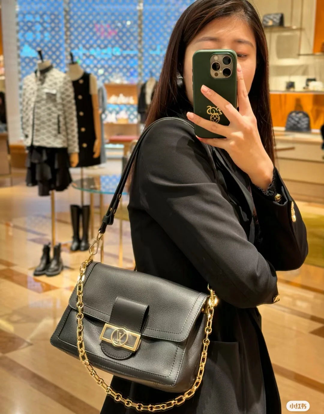 m25209-LV-dauphine-soft crossbody bag-black
