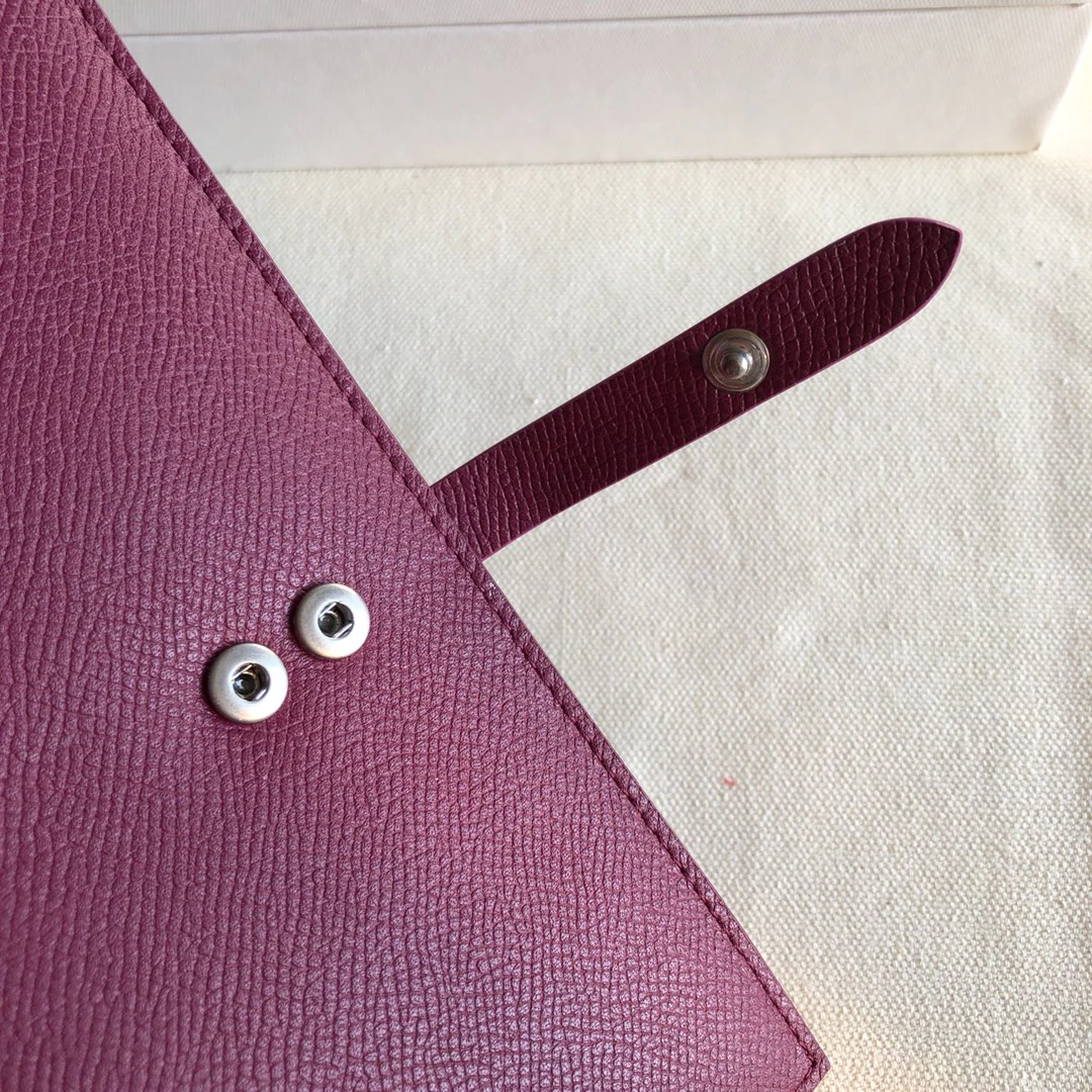 Длинный кошелек Celine - бордовый и фиолетовый - с принтом в виде пальм.