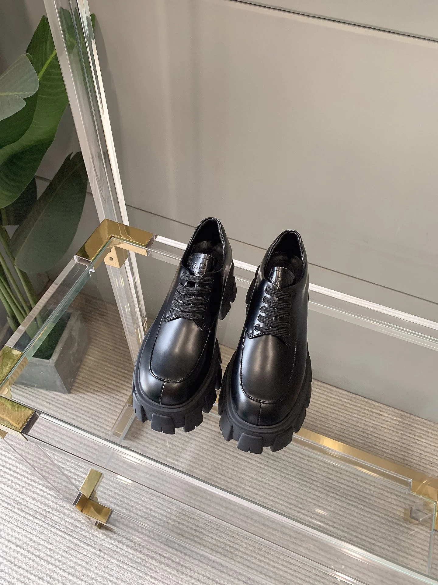 Prada - Туфли на платформе - Кожаные туфли