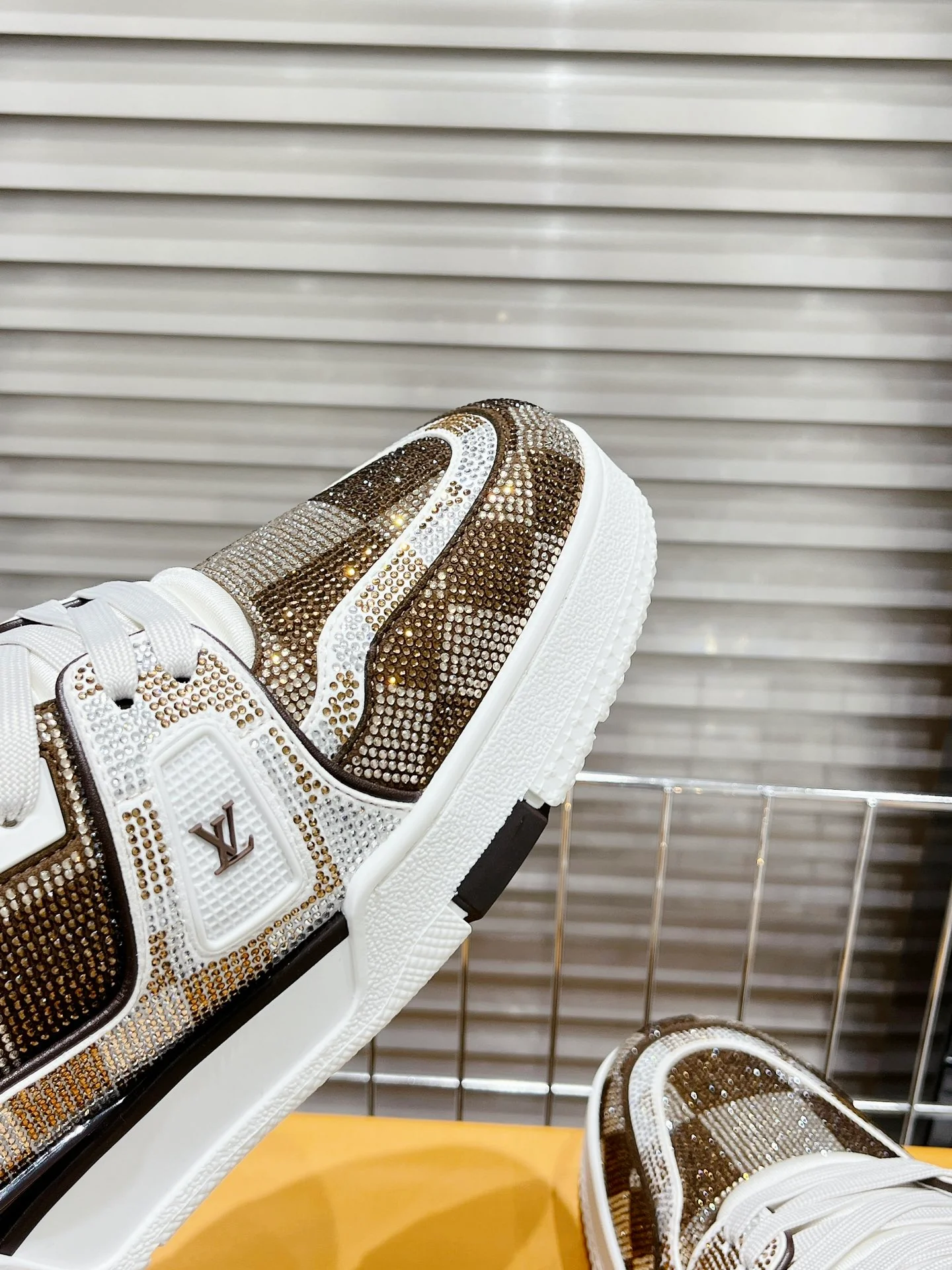 Кроссовки LV Trainer - Скейтбордистские кроссовки - Глянцевые, в клетку Damier, коричневые - Унисекс