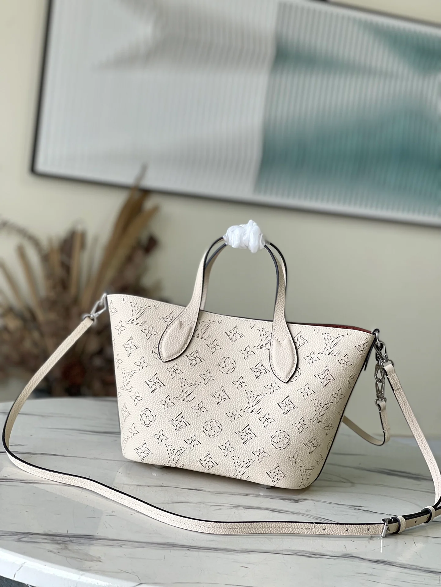 m21909-LV-blossom-pm-small-cream white