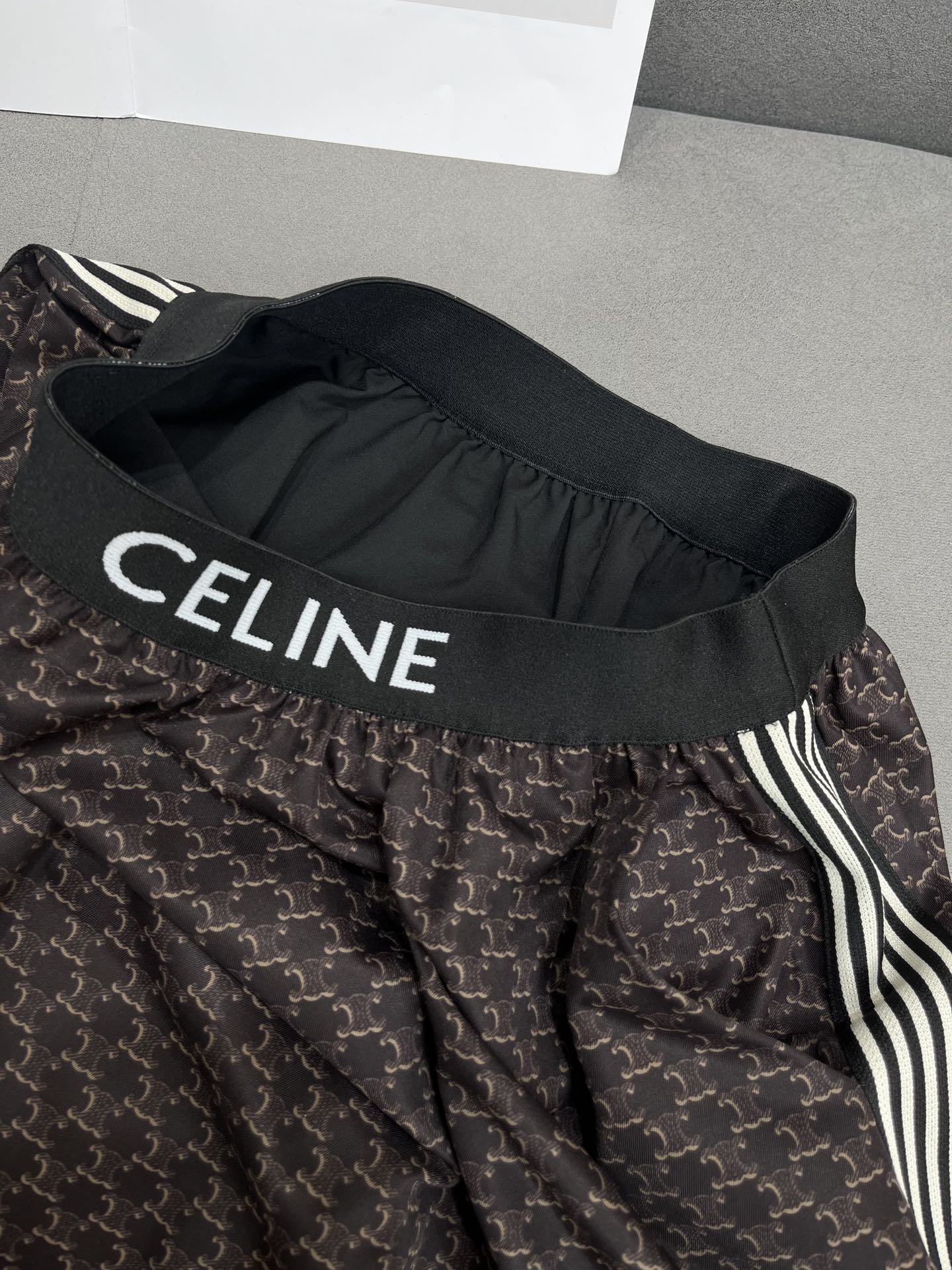 Комплект Celine 2404-24ss весна/лето: топ и юбка с воротником-молнией, черный.