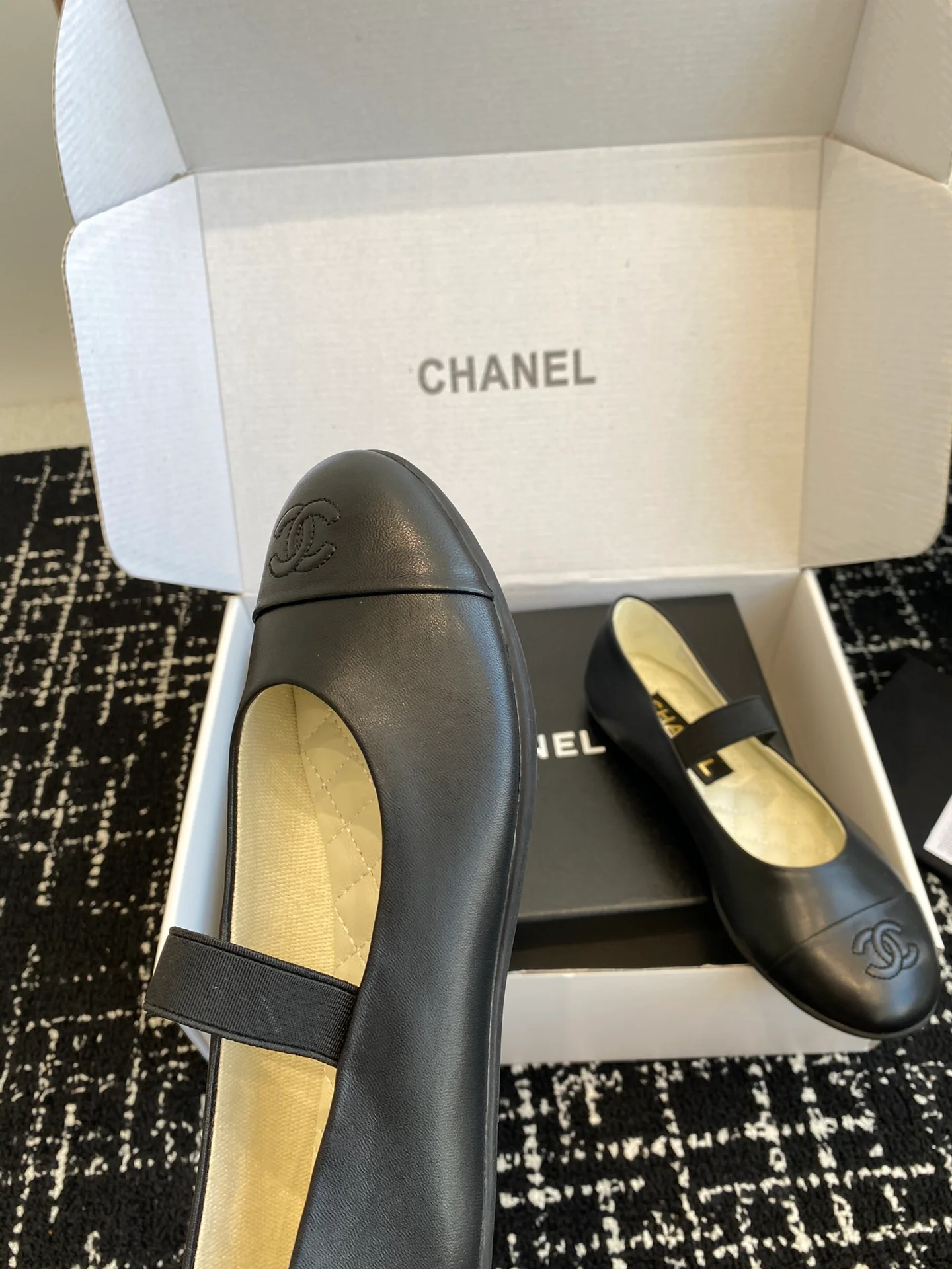 Балетки Chanel 2024 - черные