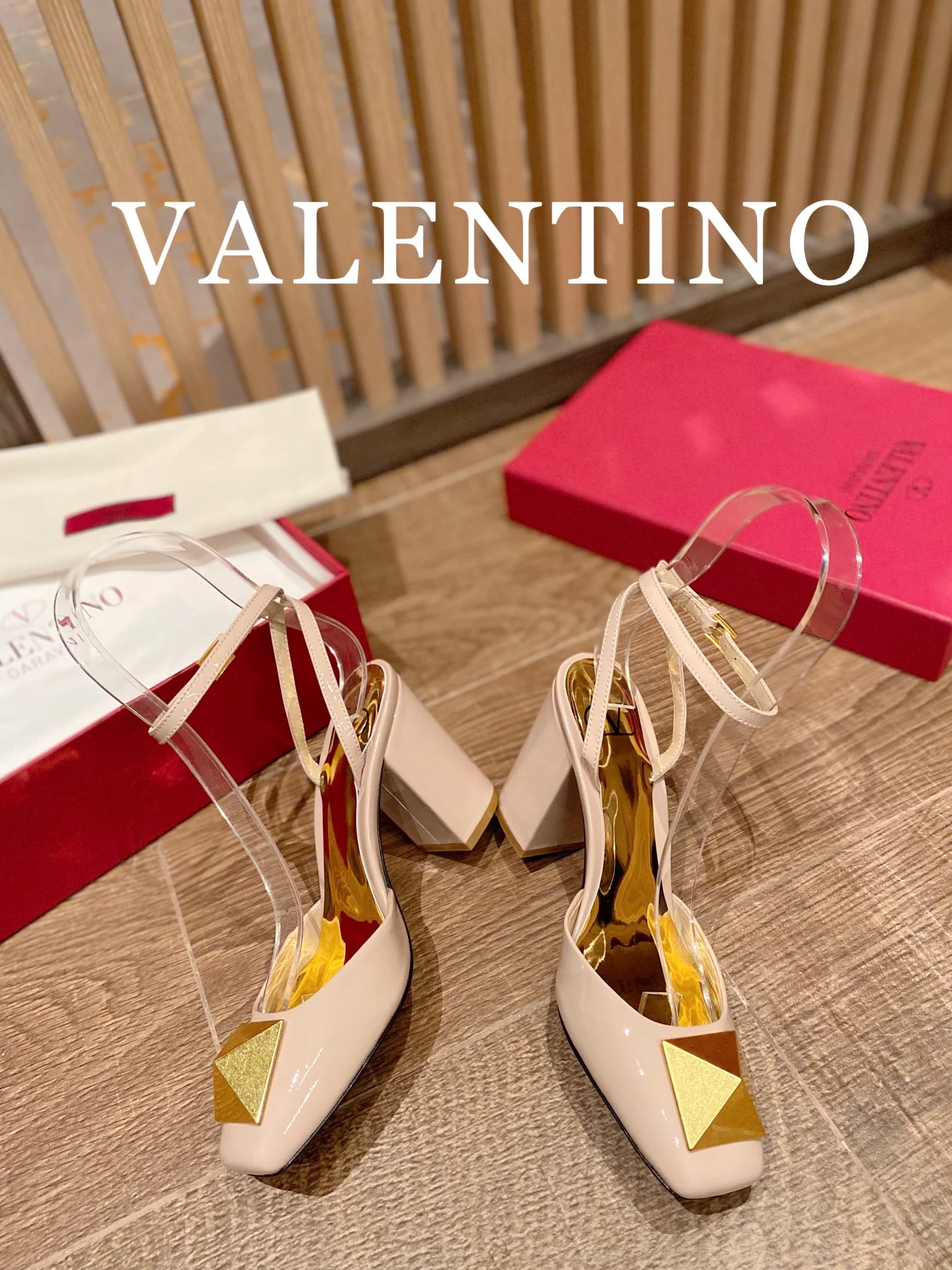 Valentino - Абрикосовые туфли на массивном каблуке с квадратным носком
