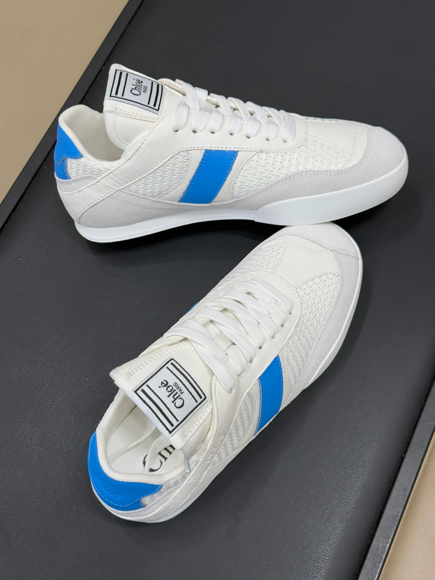 Повседневные туфли Chloe 2024 - белые