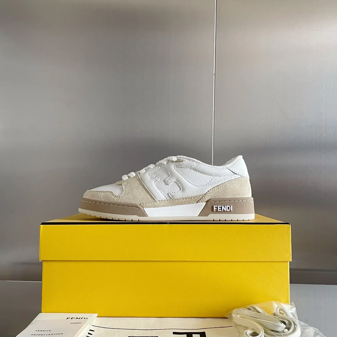 Обувь серии Fendi Match — великолепный цвет ?молочный чай?.