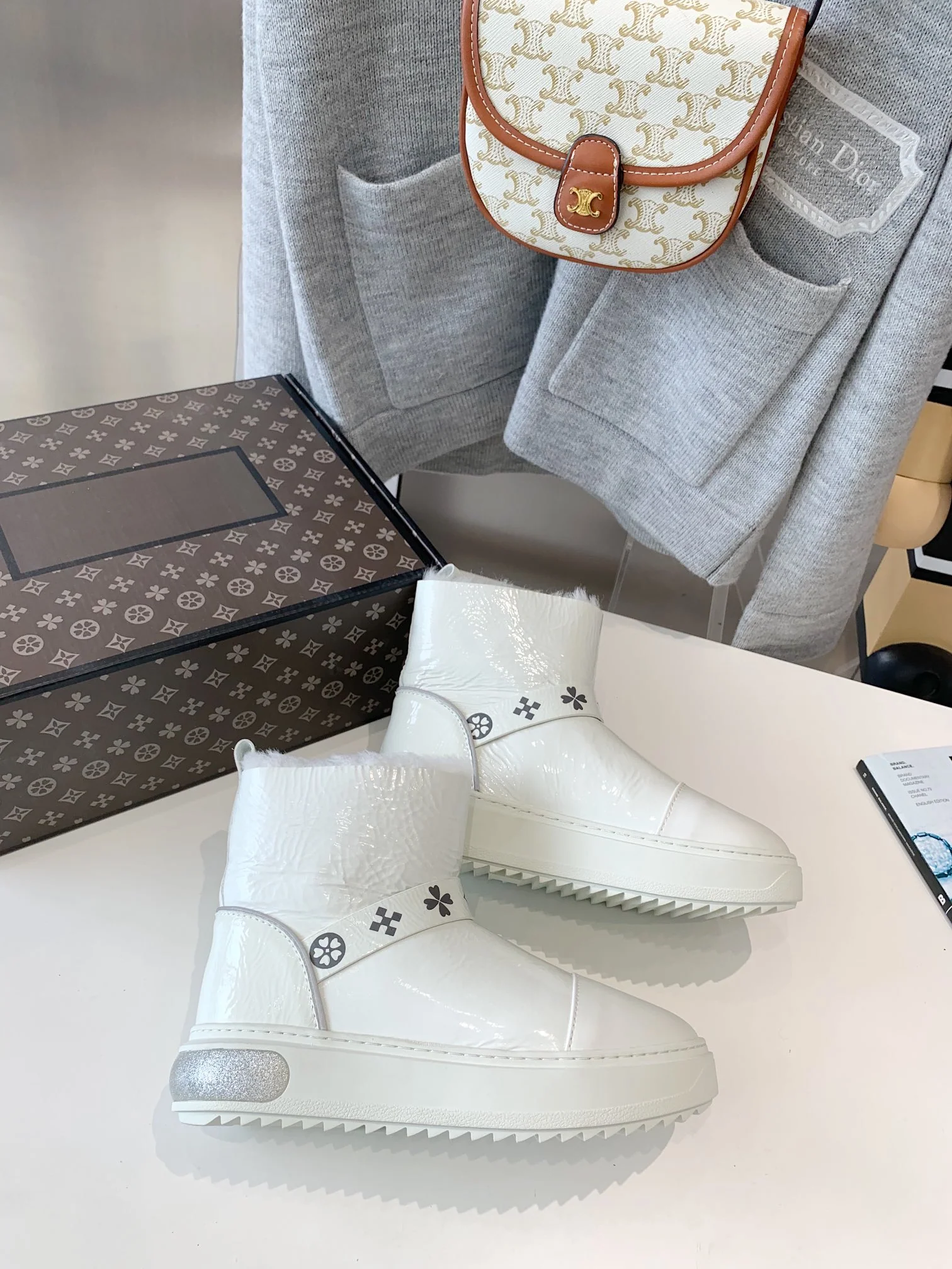 Снежные ботинки LV