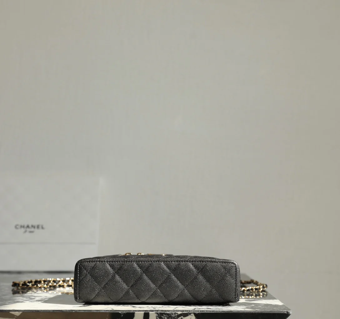 Chanel - Длинная коробчатая сумка-клатч - Черная