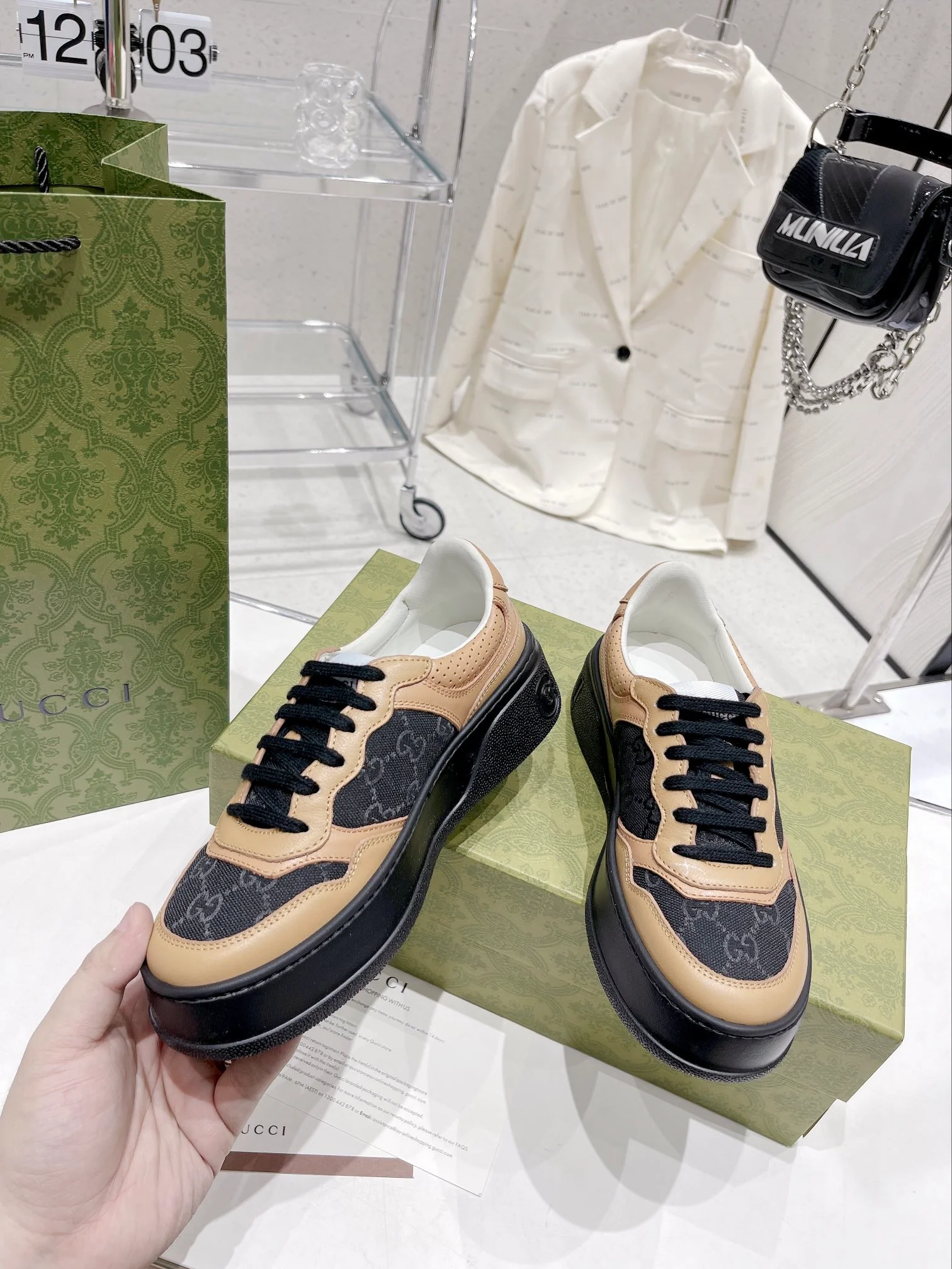 Обувь Gucci Chunky B Series - Спортивные повседневные туфли - Унисекс - Абрикосовый цвет