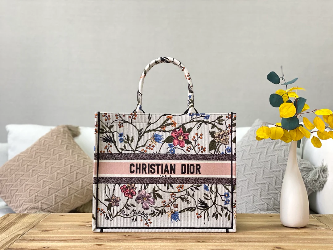 Большая сумка Dior Book Tote, 41,5 см, розовая.