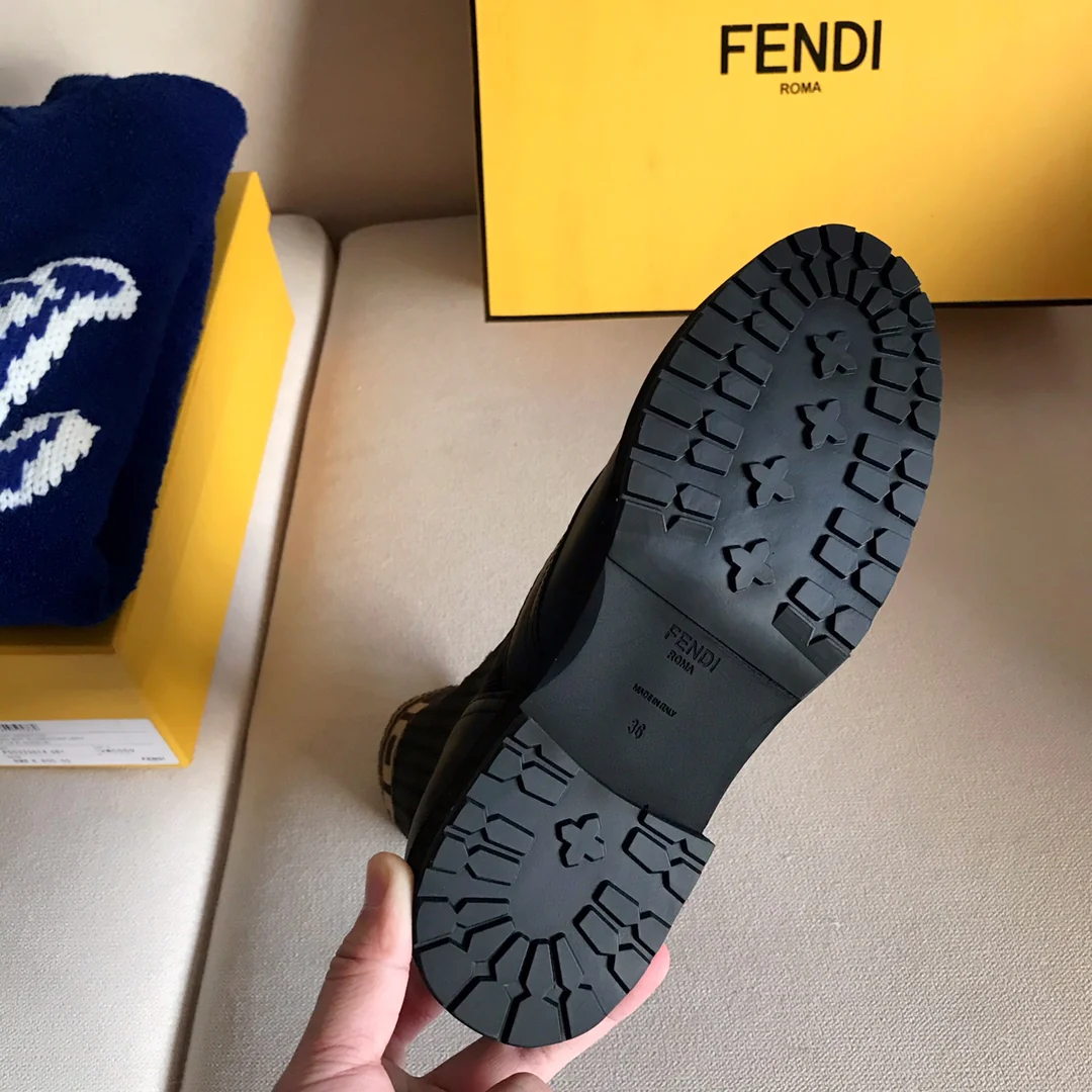 Fendi - Ботинки-носки до середины икры - Черные