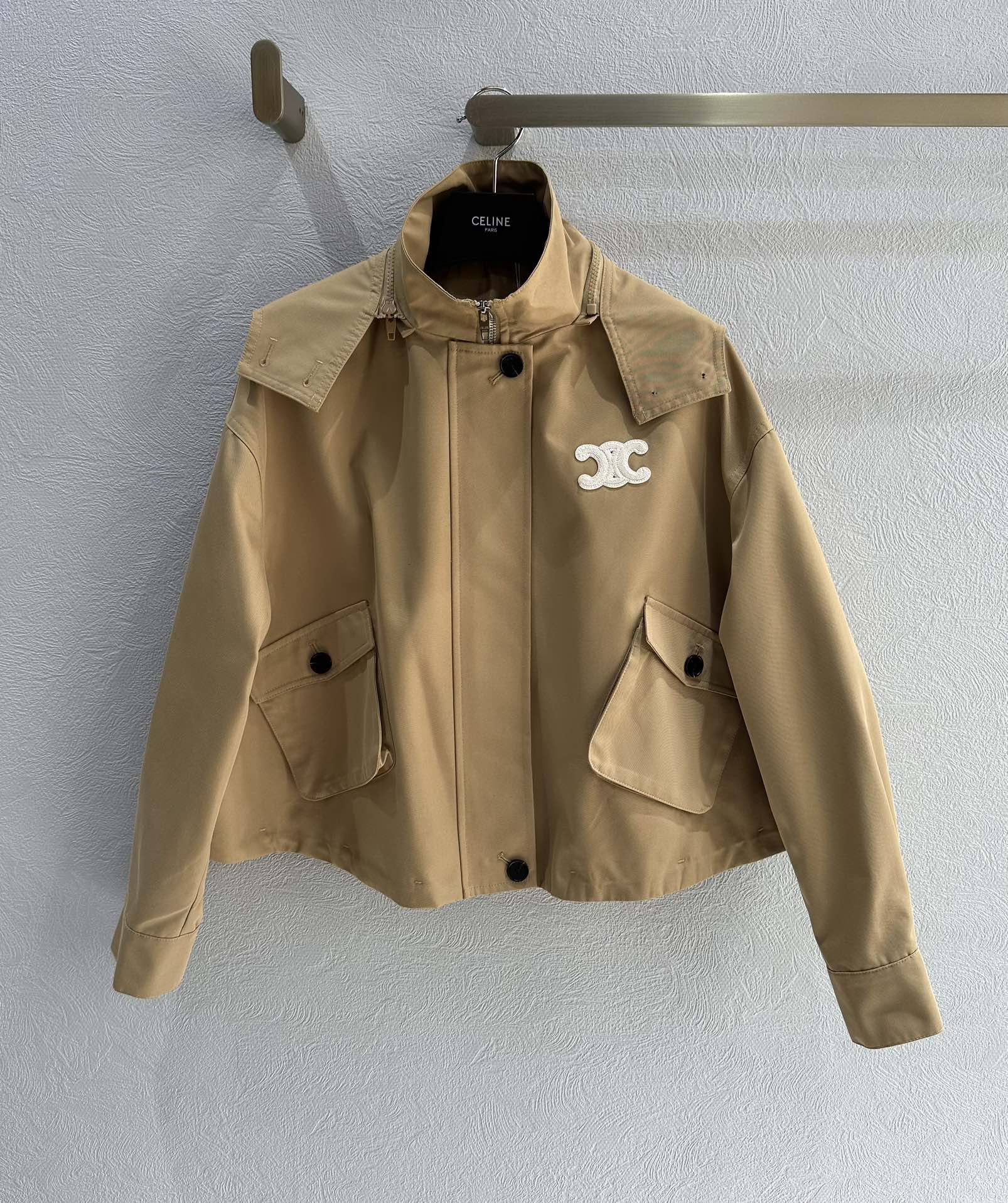 Celine -2403-24 Новинка ранней весны Тренч с воротником-стойкой и капюшоном - Съемный капюшон