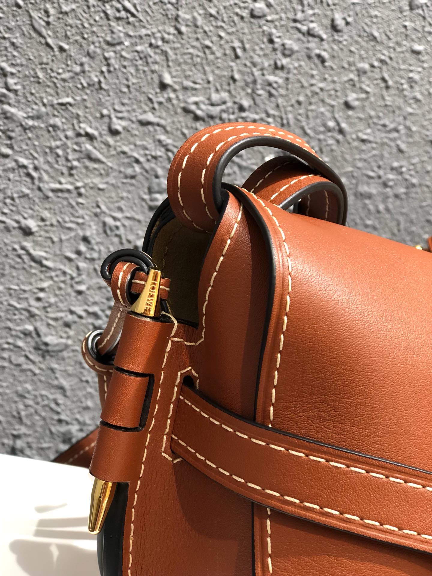 Loewe-gate-small-20x19x11-5-cm-5