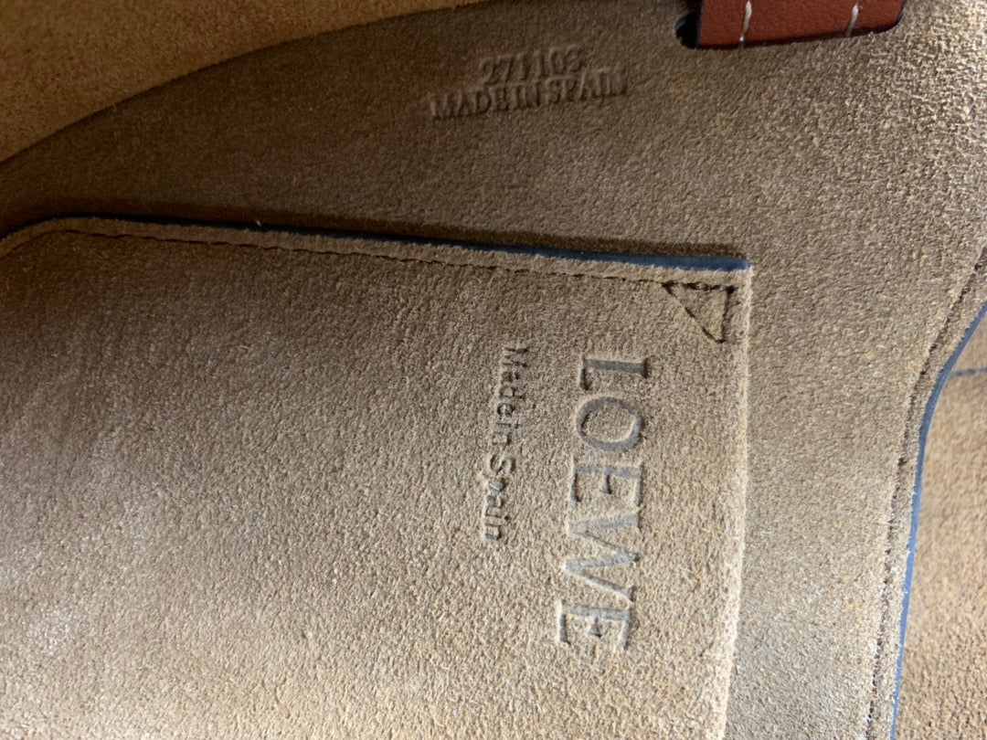 Loewe-gate-small-20x19x11-5-cm