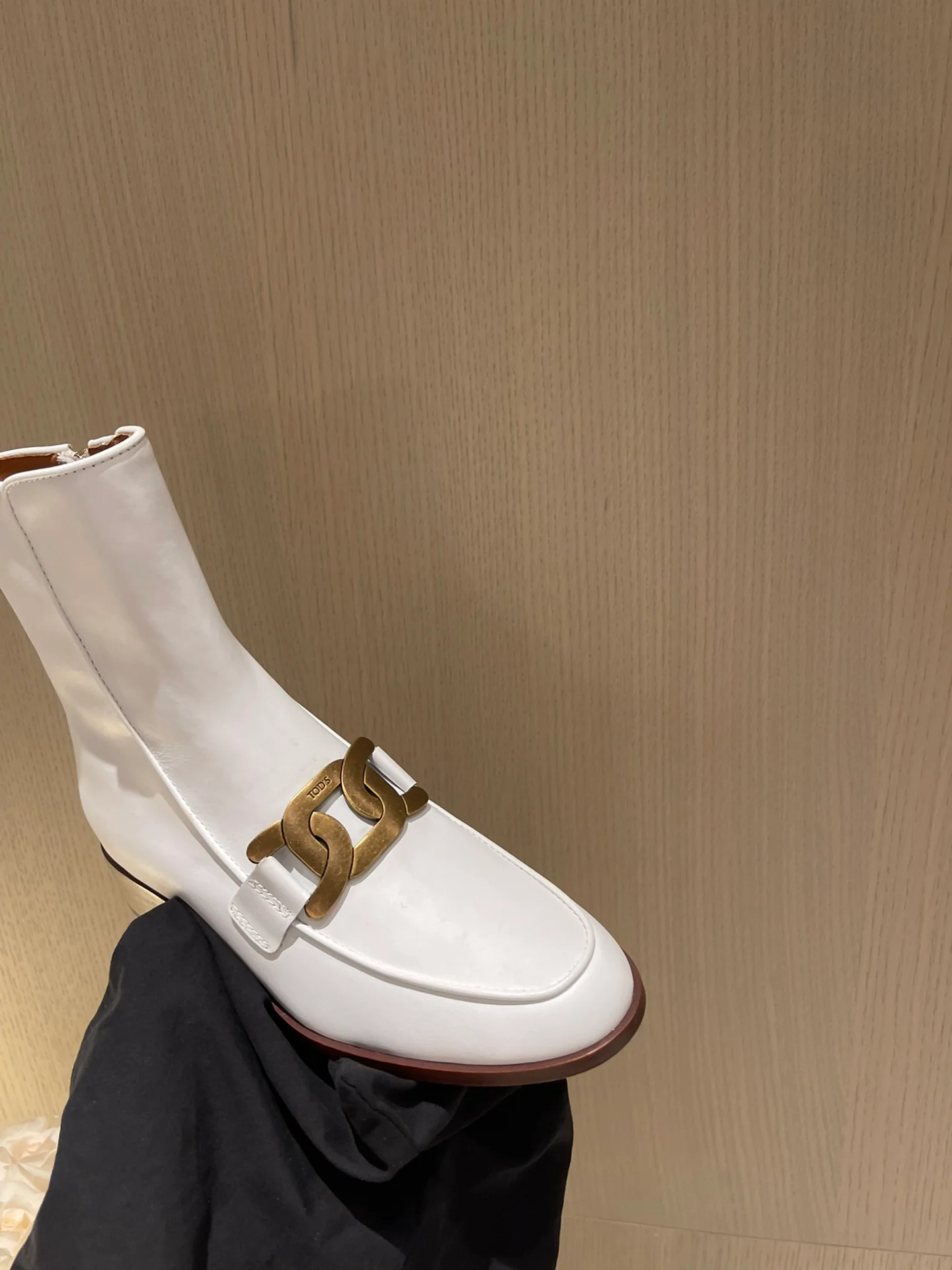 Tods - Новинка сезона осень/зима 2022 - Ботильоны на толстом каблуке крупной вязки - 1