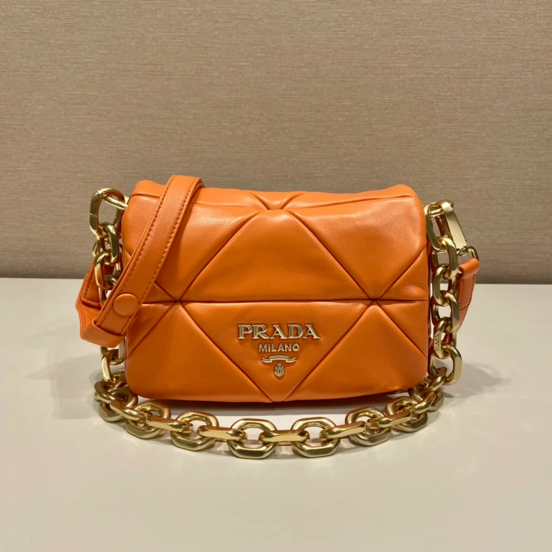 Сумка Prada System из овечьей кожи, цвет верблюжий, 21 см.