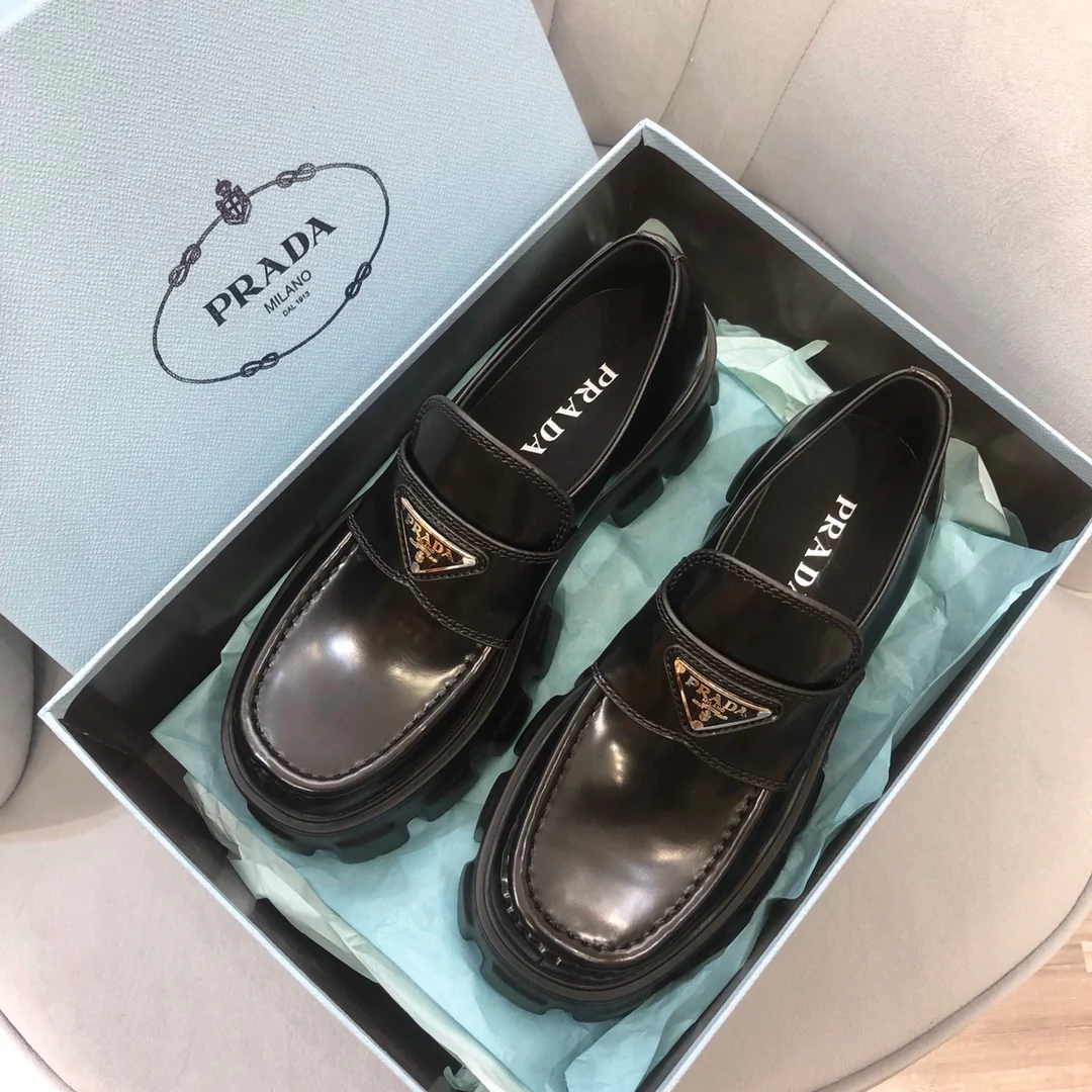 Обувь Prada - Prada Monolith - классические лоферы с квадратным носком