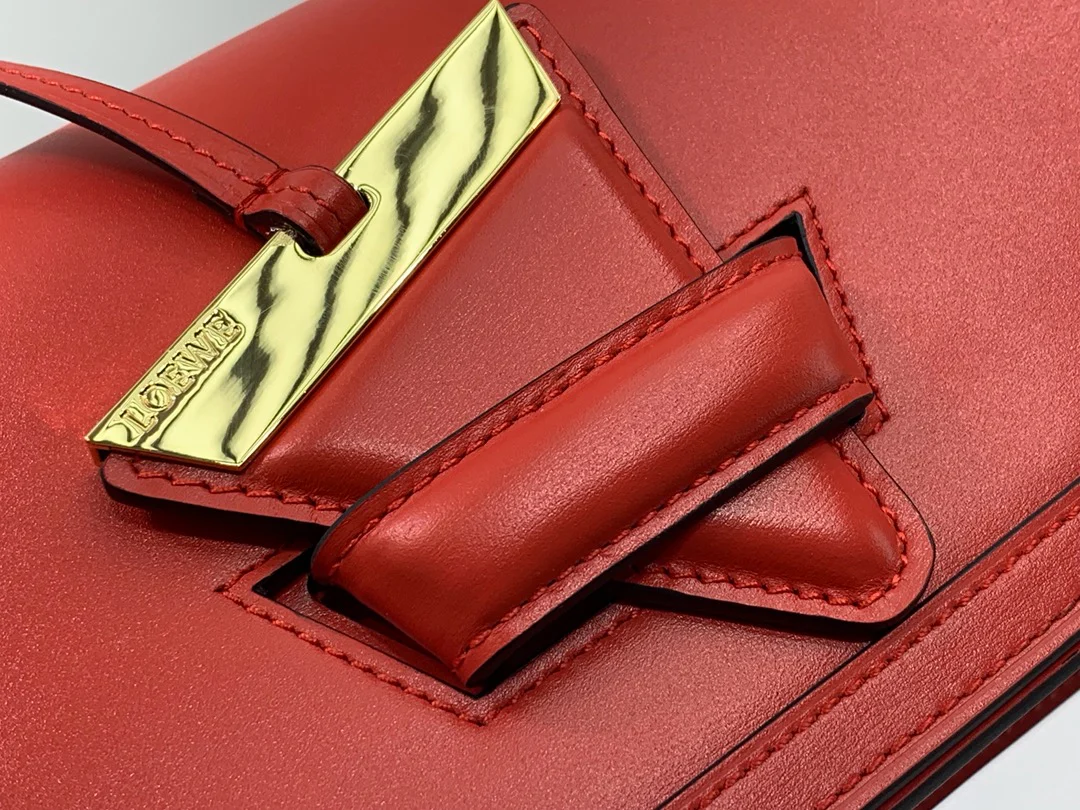 Треугольная сумка Loewe - Телячья кожа - Маленькая - 5