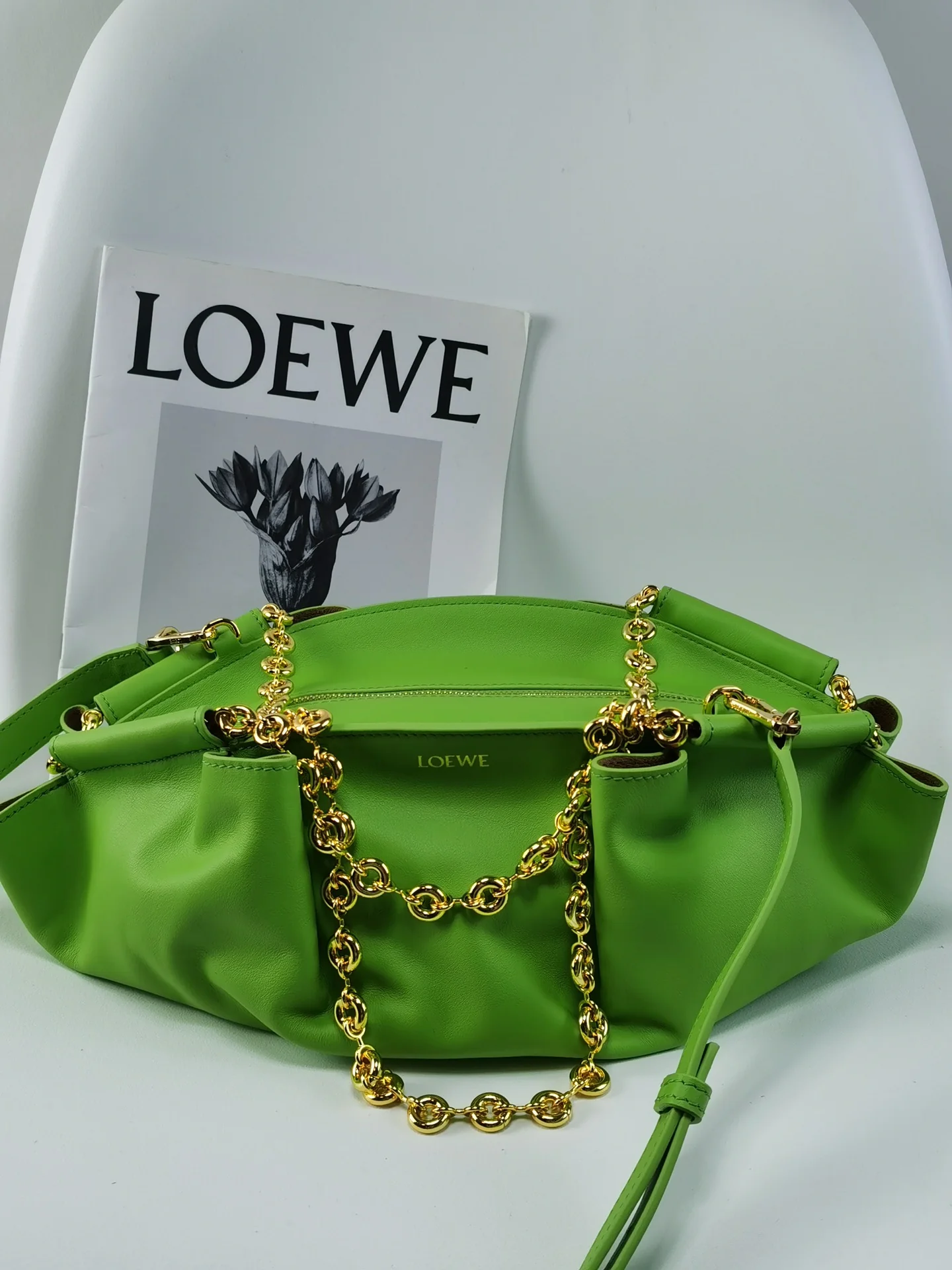 Сумка для прогулок Loewe Paseo - телячья кожа наппа - маленькая - с цепочкой - зеленая