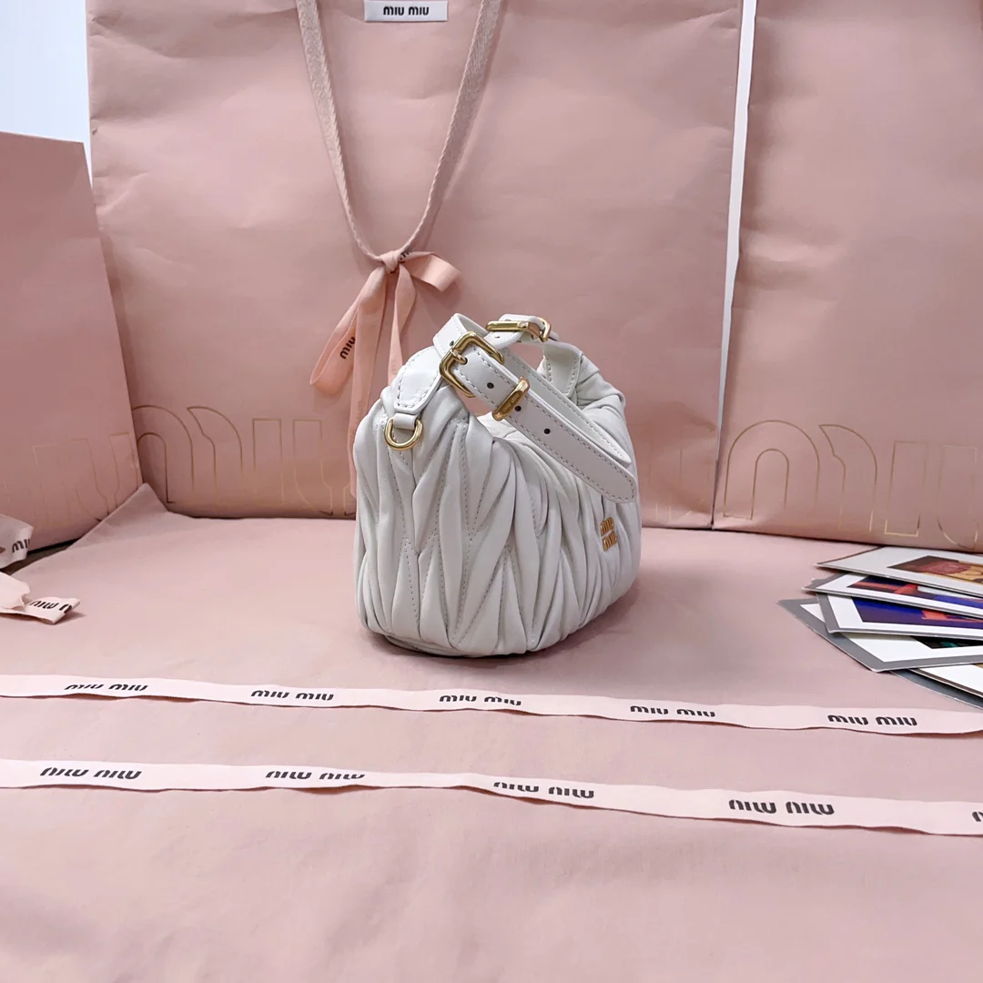 Сумка для ланча Miu Miu-5ne026-matelasse с вышивкой, мини, белая.