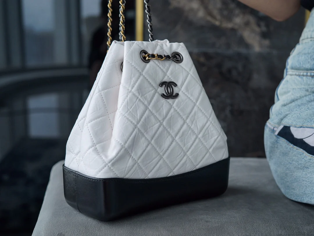 Chanel - Рюкзак-хобо - Черно-белый, маленький размер 22-5 см