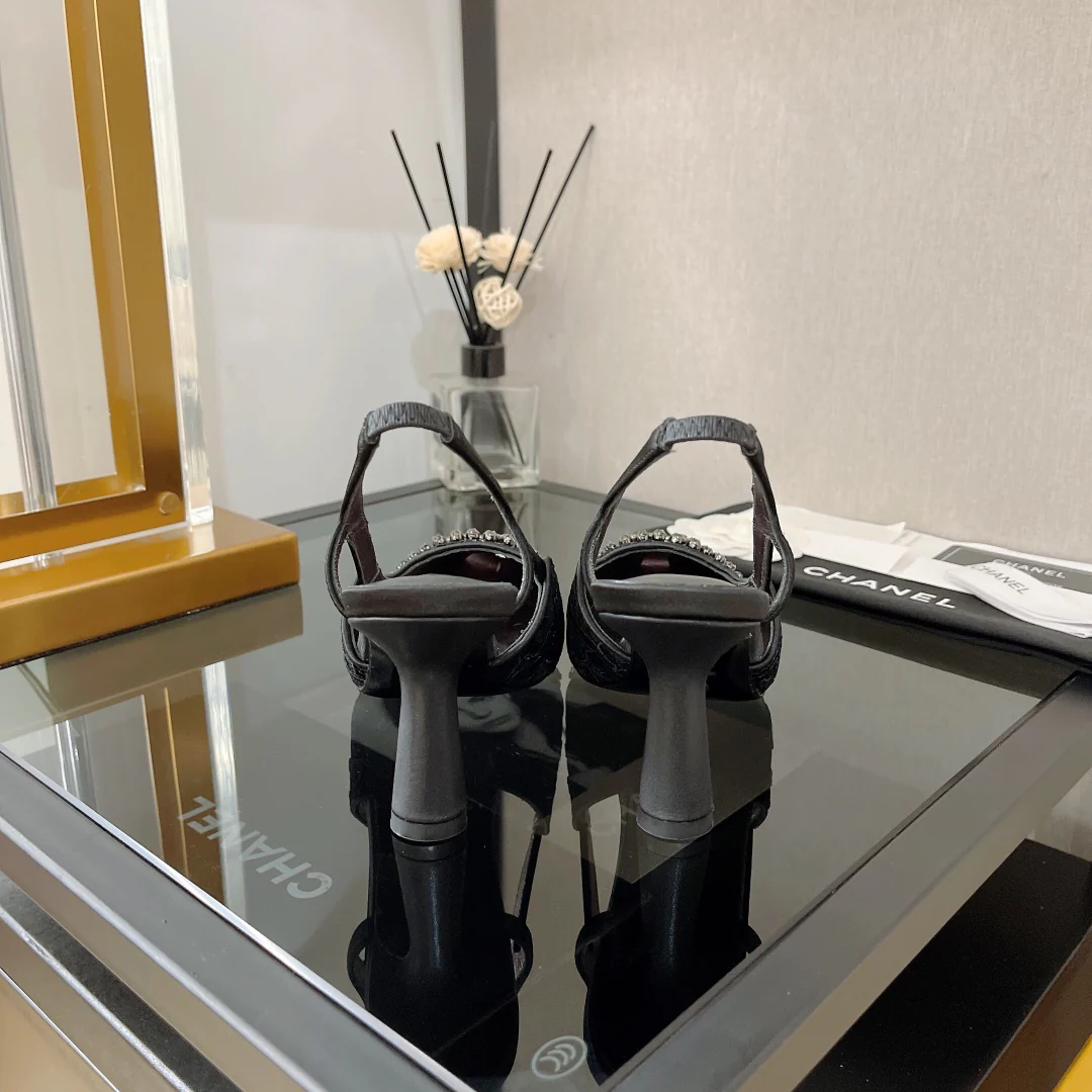 Туфли Chanel на высоком каблуке с кружевной пряжкой и стразами - Винтажная коллекция - 6-5 см