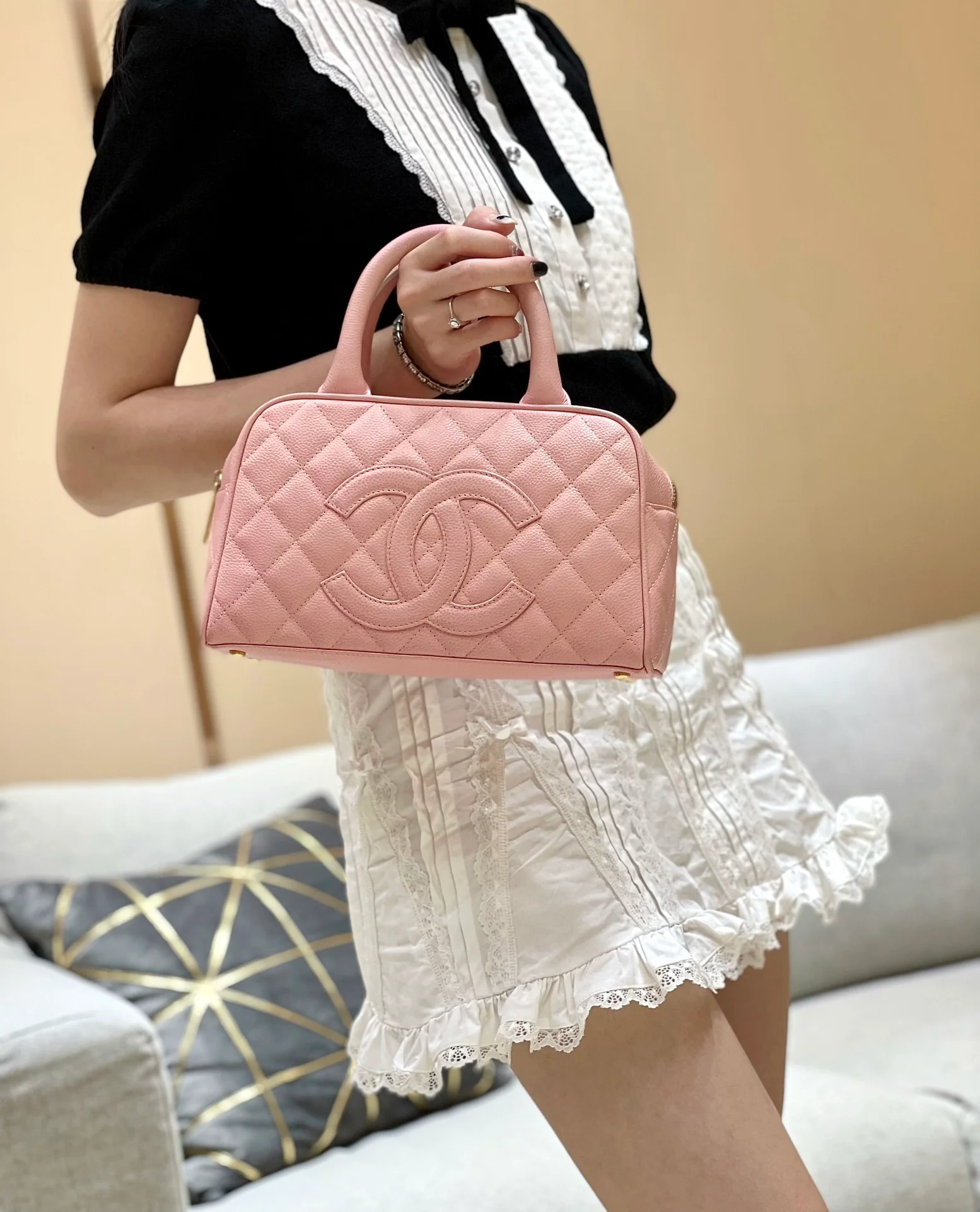 Винтажная сумка-боулинг Chanel из икры, розовая.