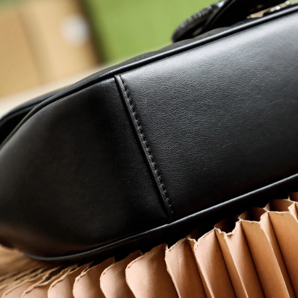 Сумка на цепочке из коллекции Gucci Marmont - Черная