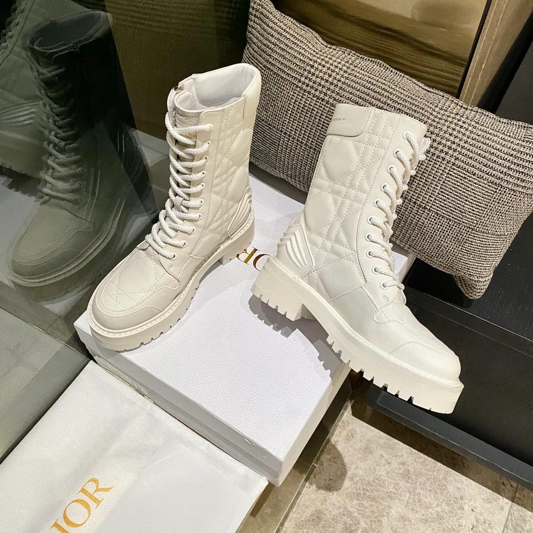 Самая популярная вещь Dior 2022 года - ботинки Dr. Martens